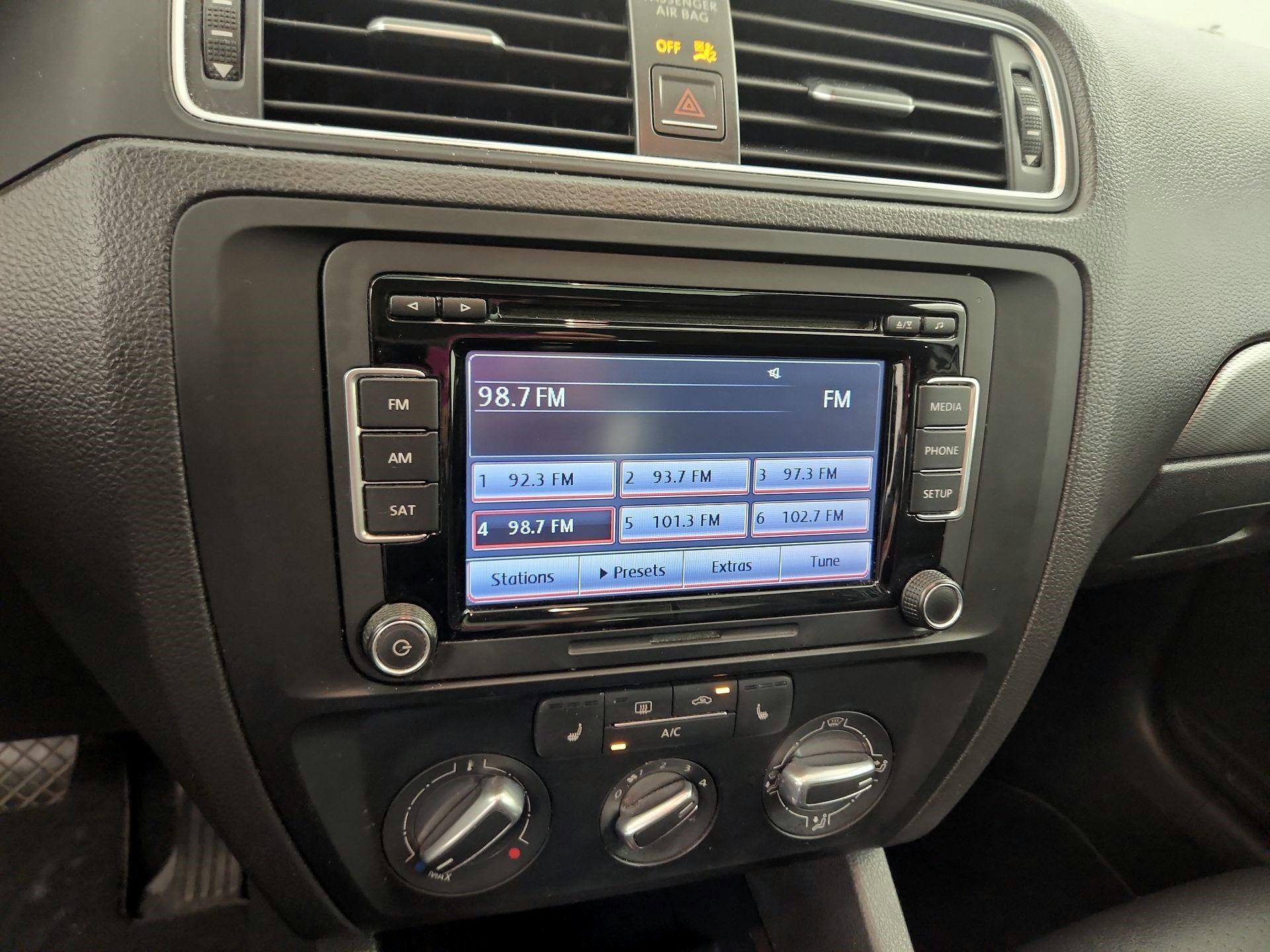 Thumbnail: 2015 Volkswagen Jetta - 13