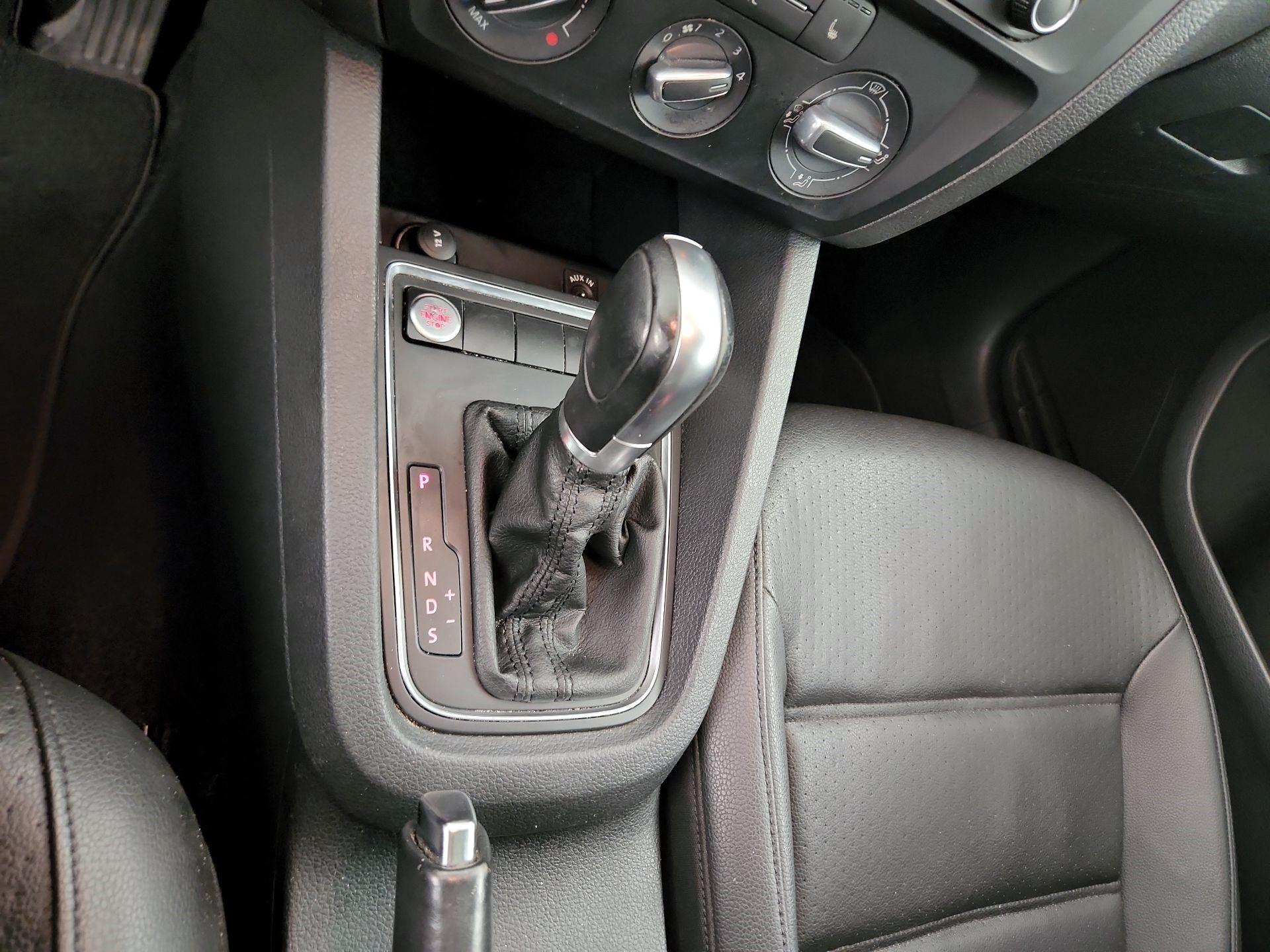 Thumbnail: 2015 Volkswagen Jetta - 15