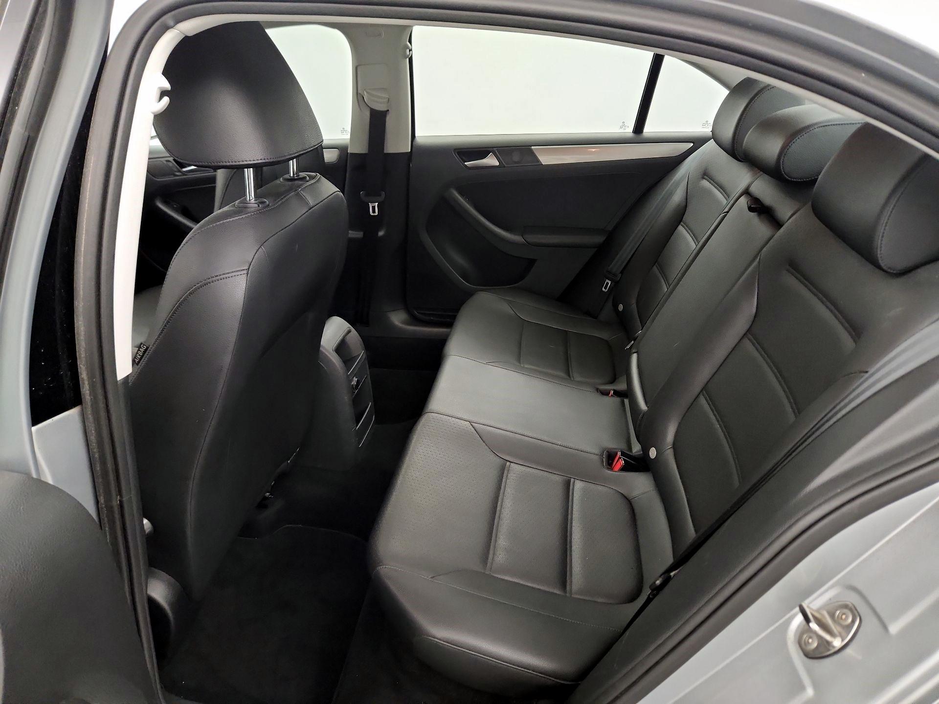 Thumbnail: 2015 Volkswagen Jetta - 18