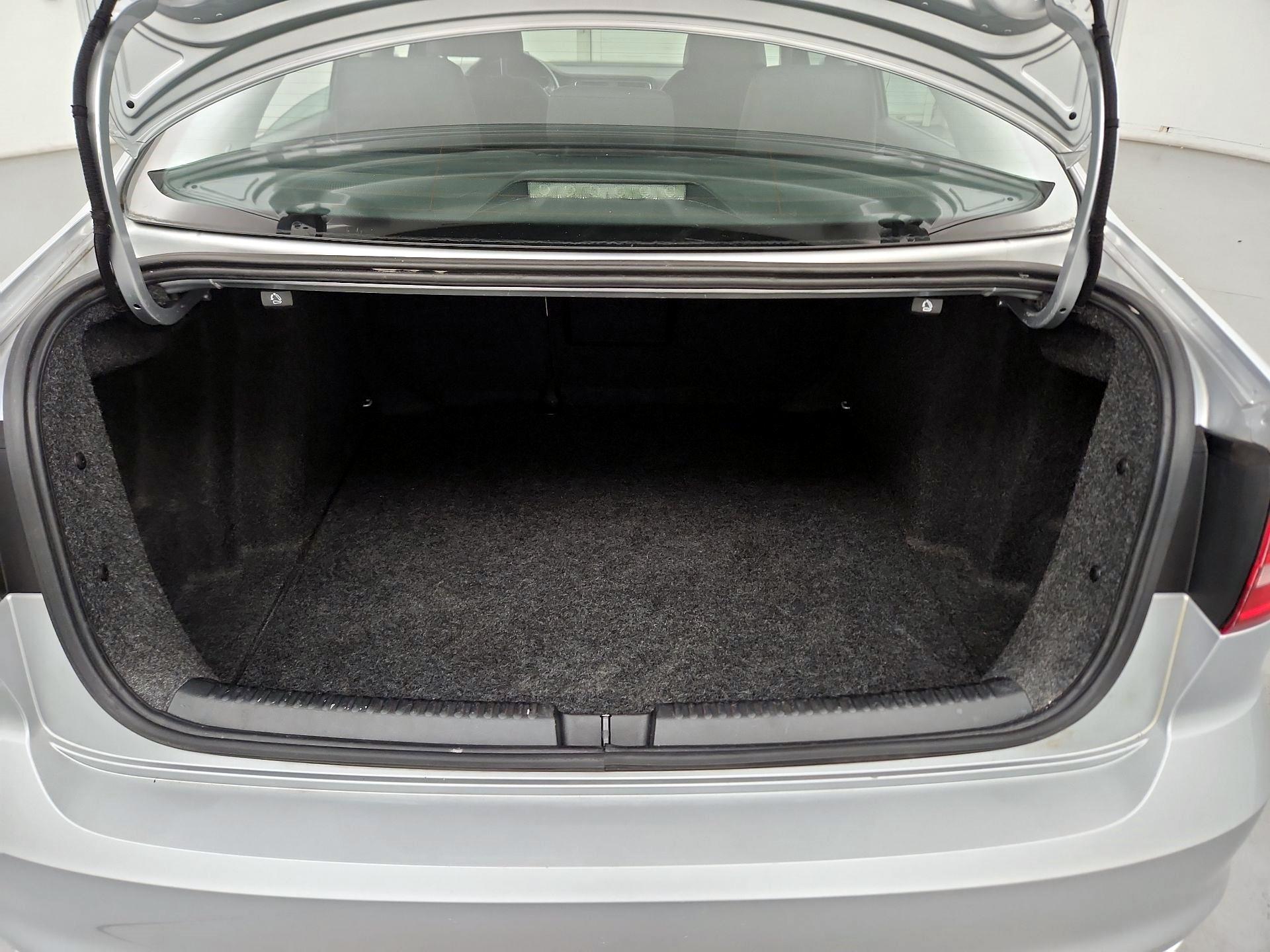 Thumbnail: 2015 Volkswagen Jetta - 19
