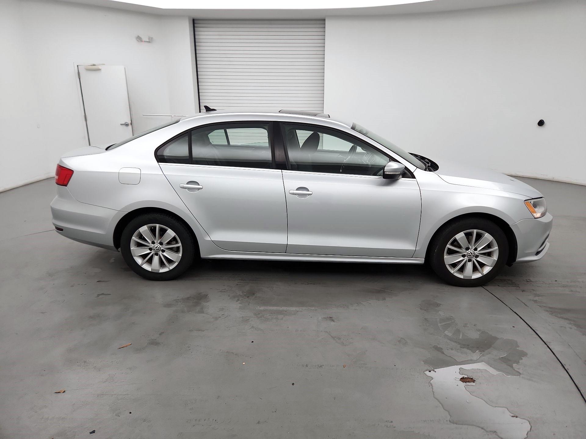 Thumbnail: 2015 Volkswagen Jetta - 4
