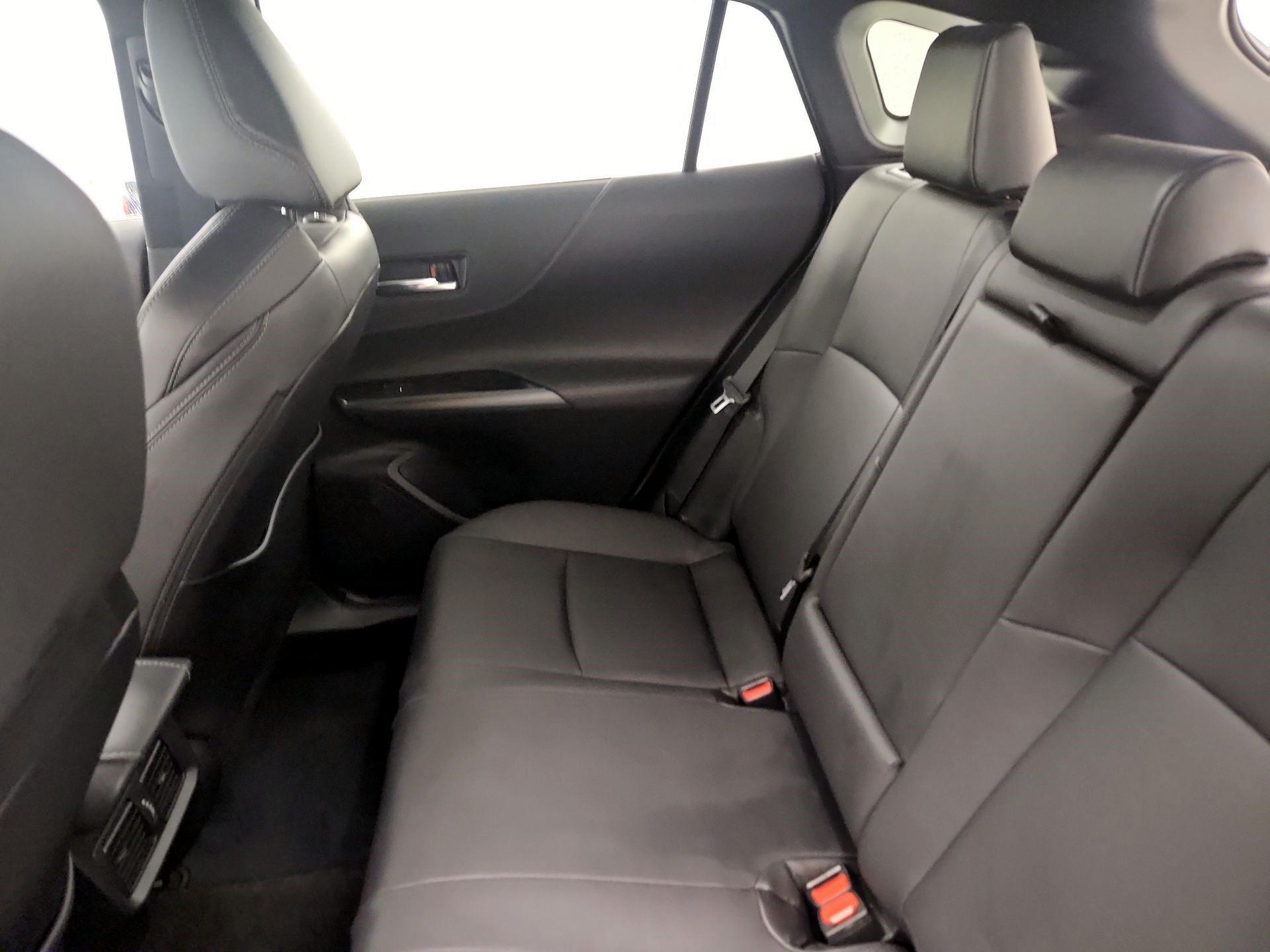 Thumbnail: 2023 Toyota Venza - 18