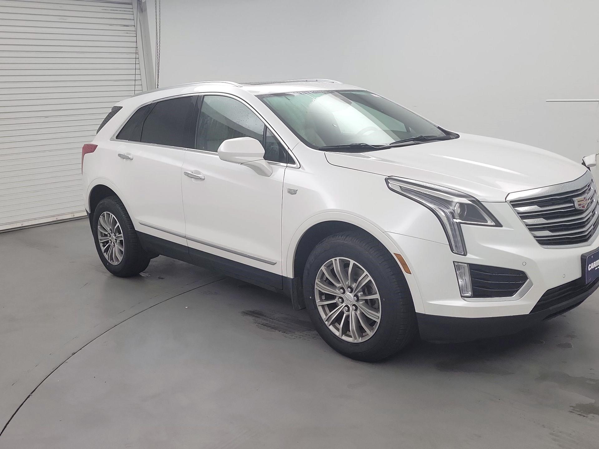 Thumbnail: 2017 Cadillac XT5 - 1