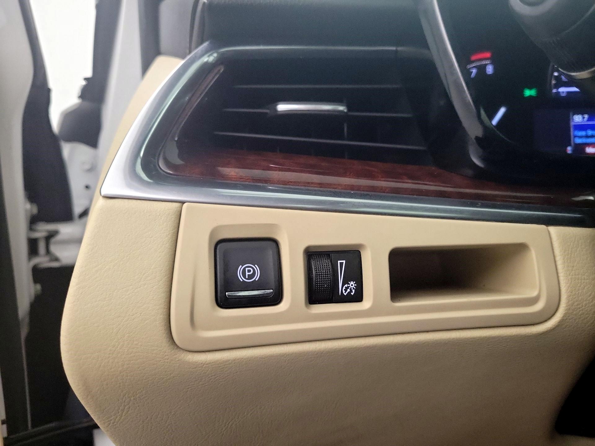 Thumbnail: 2017 Cadillac XT5 - 11