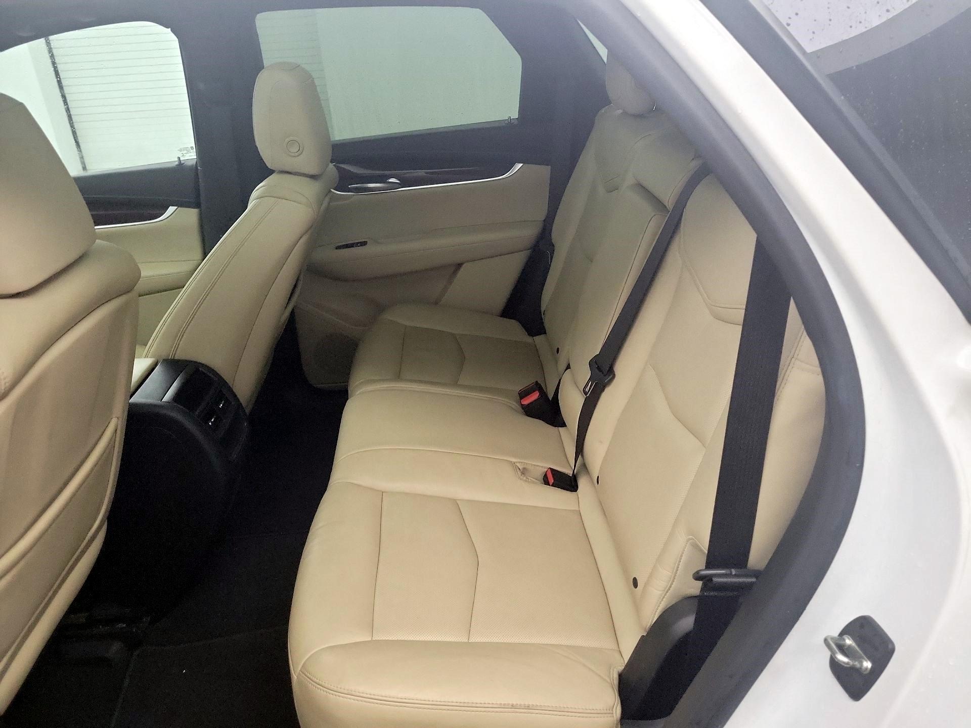 Thumbnail: 2017 Cadillac XT5 - 19