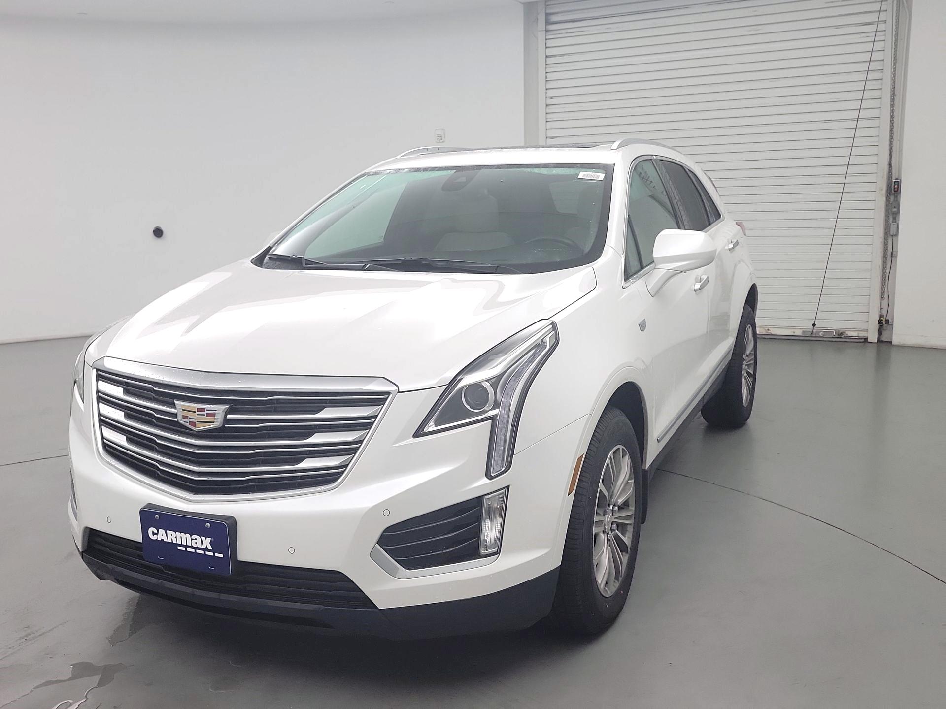 Thumbnail: 2017 Cadillac XT5 - 3