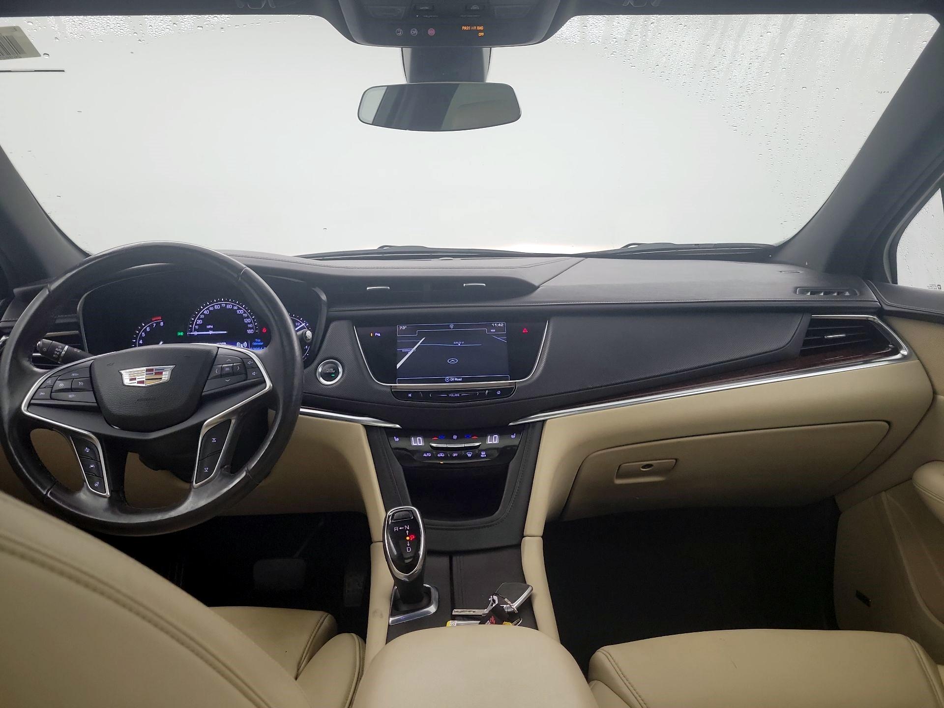 Thumbnail: 2017 Cadillac XT5 - 8