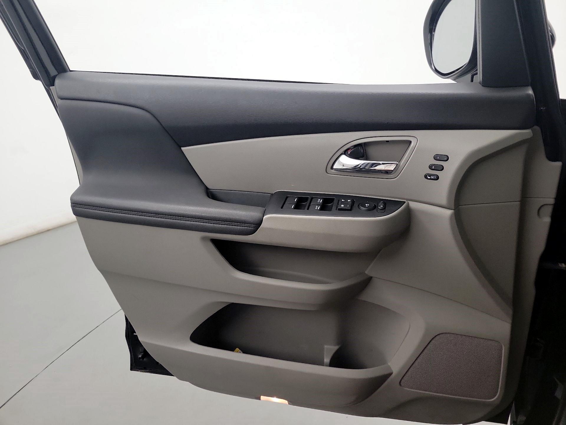 Thumbnail: 2014 Honda Odyssey - 10