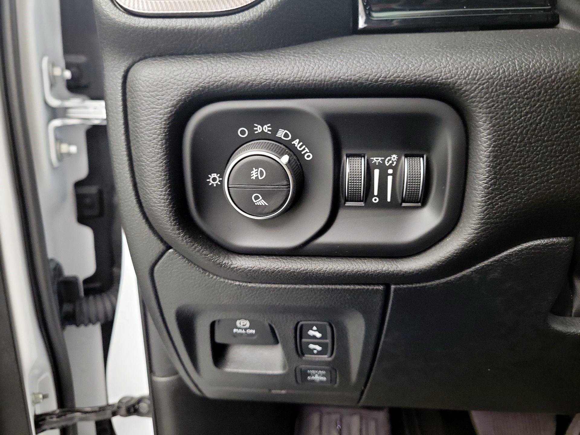 Thumbnail: 2025 RAM 1500 - 11