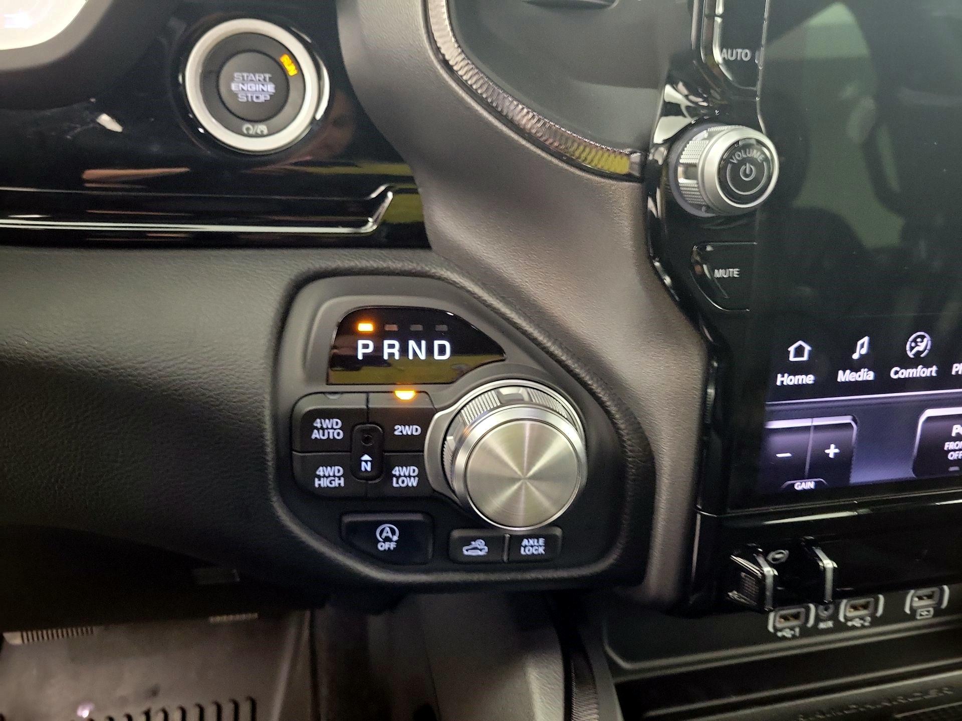 Thumbnail: 2025 RAM 1500 - 16