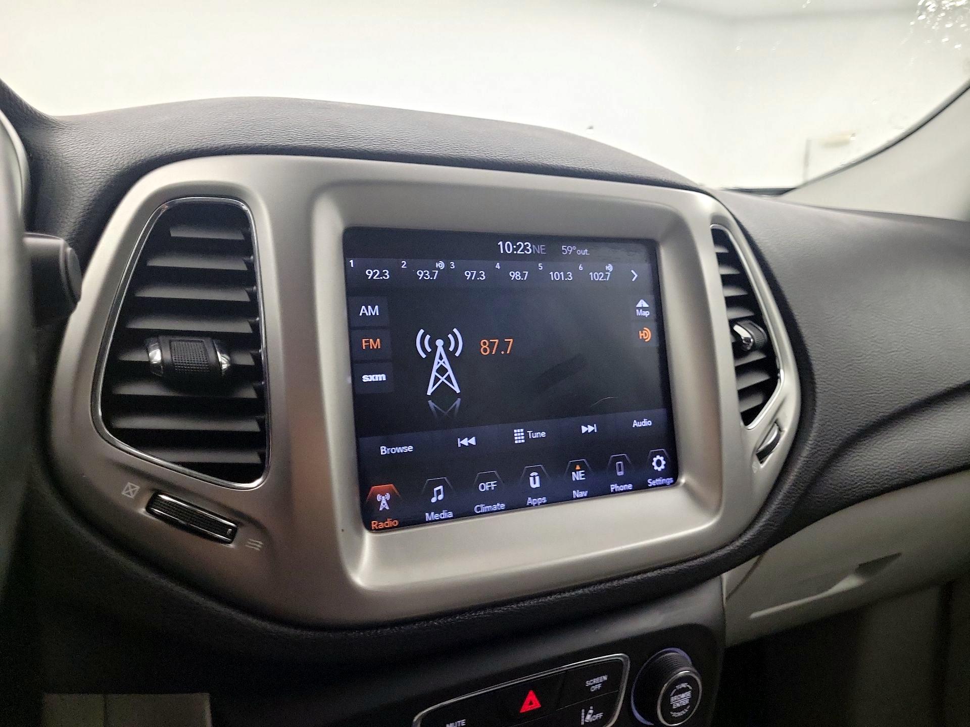 Thumbnail: 2017 Jeep Compass - 14