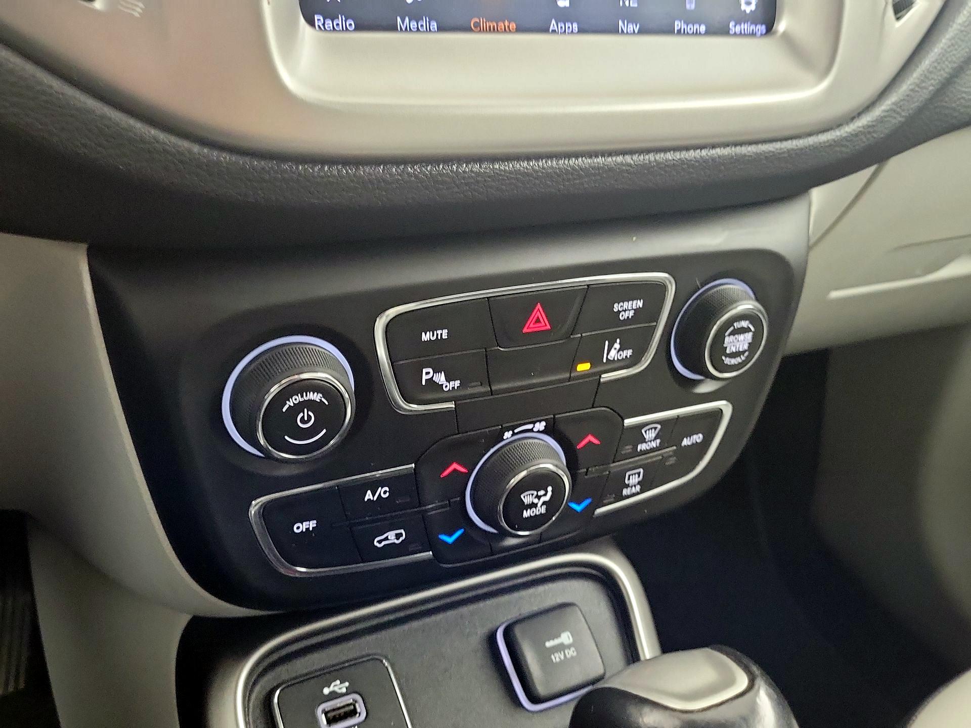 Thumbnail: 2017 Jeep Compass - 15