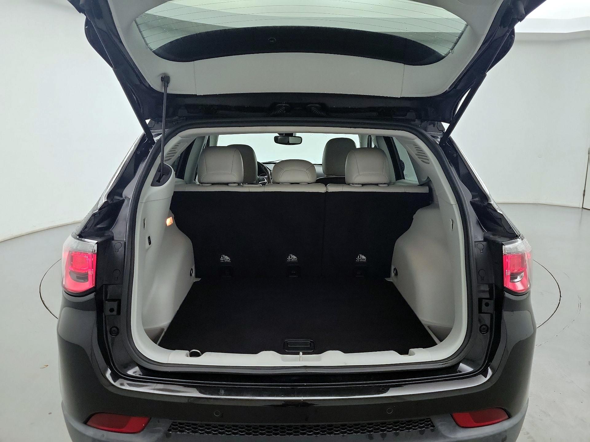 Thumbnail: 2017 Jeep Compass - 19