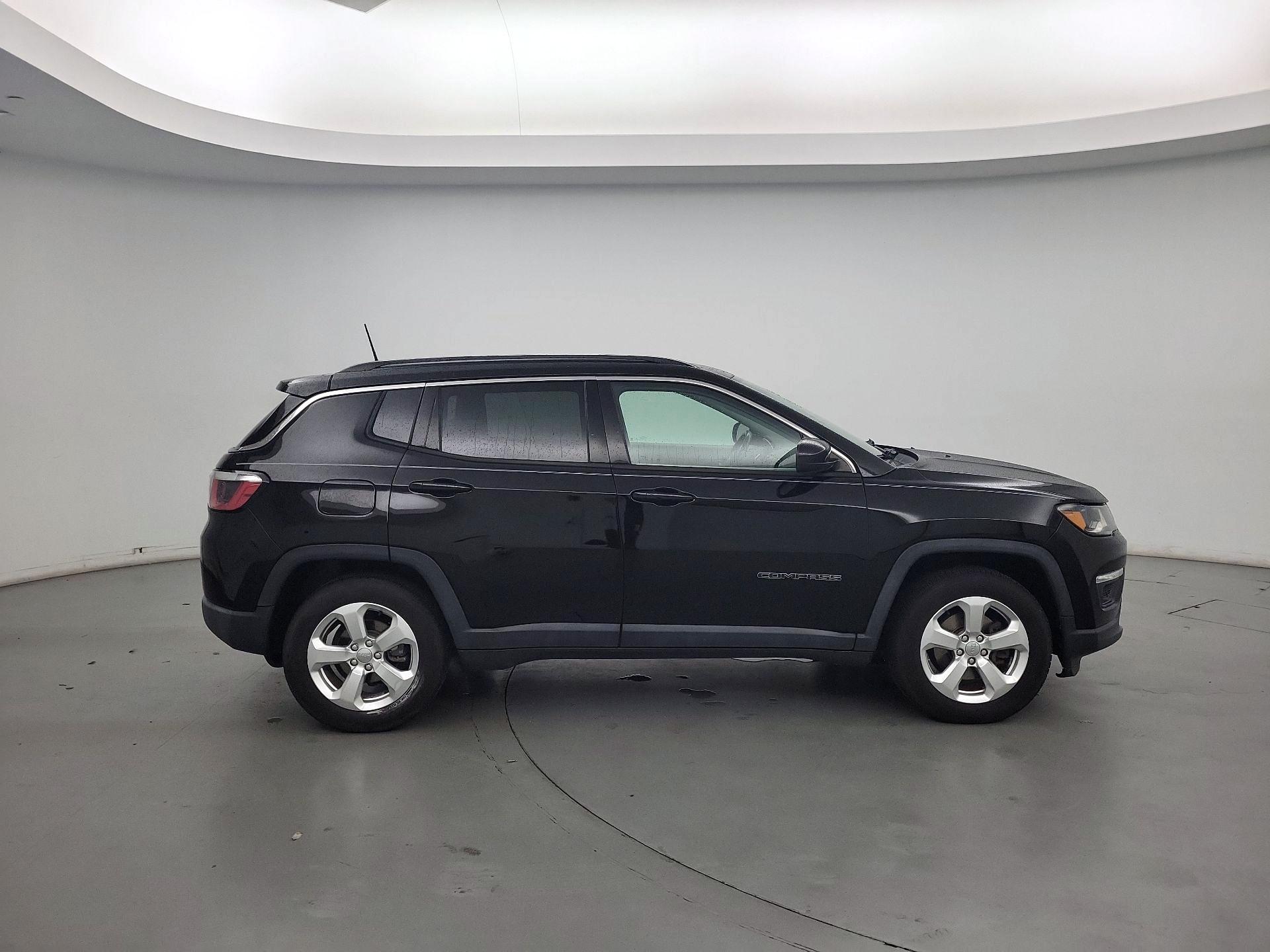 Thumbnail: 2017 Jeep Compass - 4