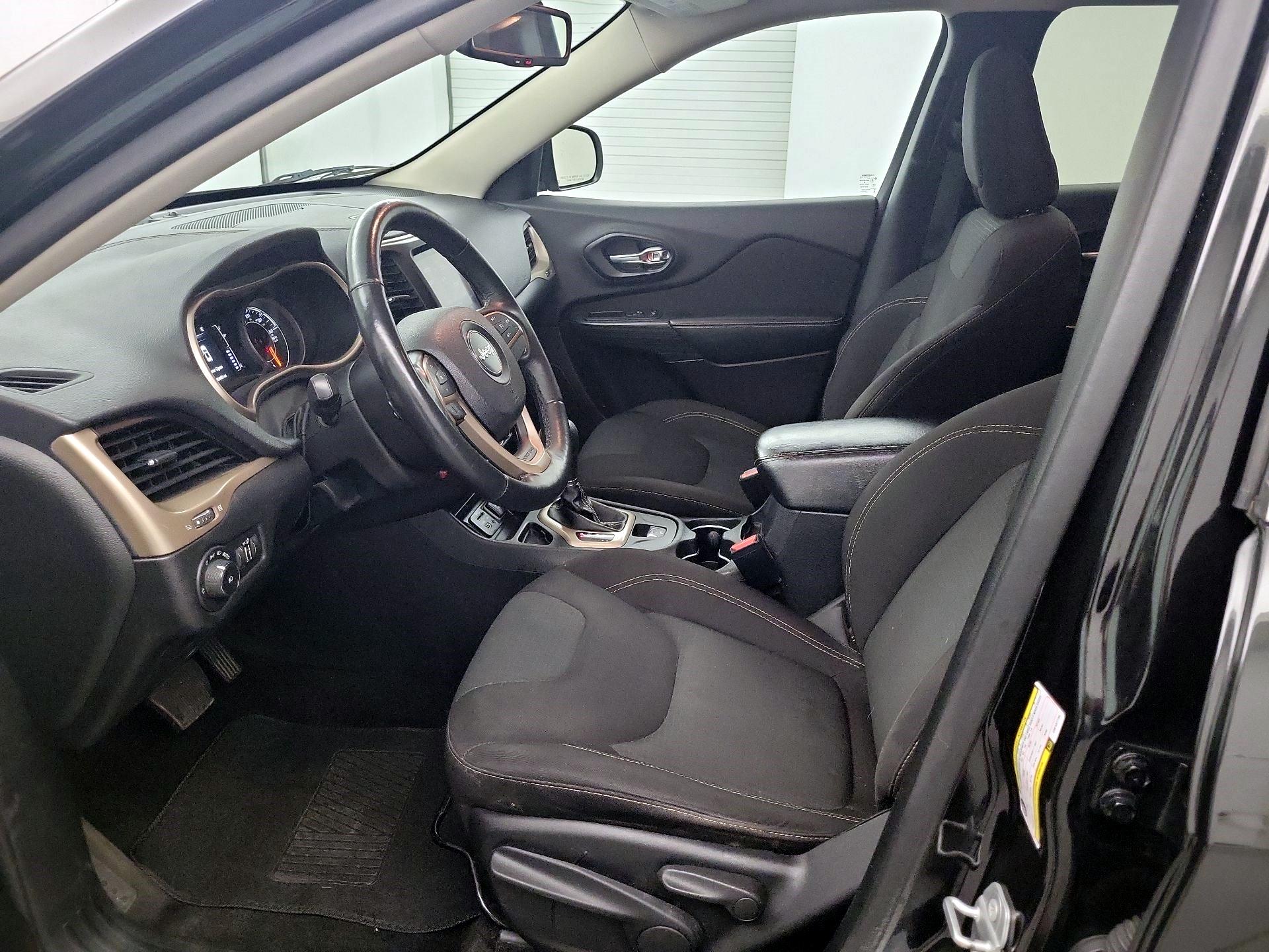 Thumbnail: 2016 Jeep Cherokee - 9