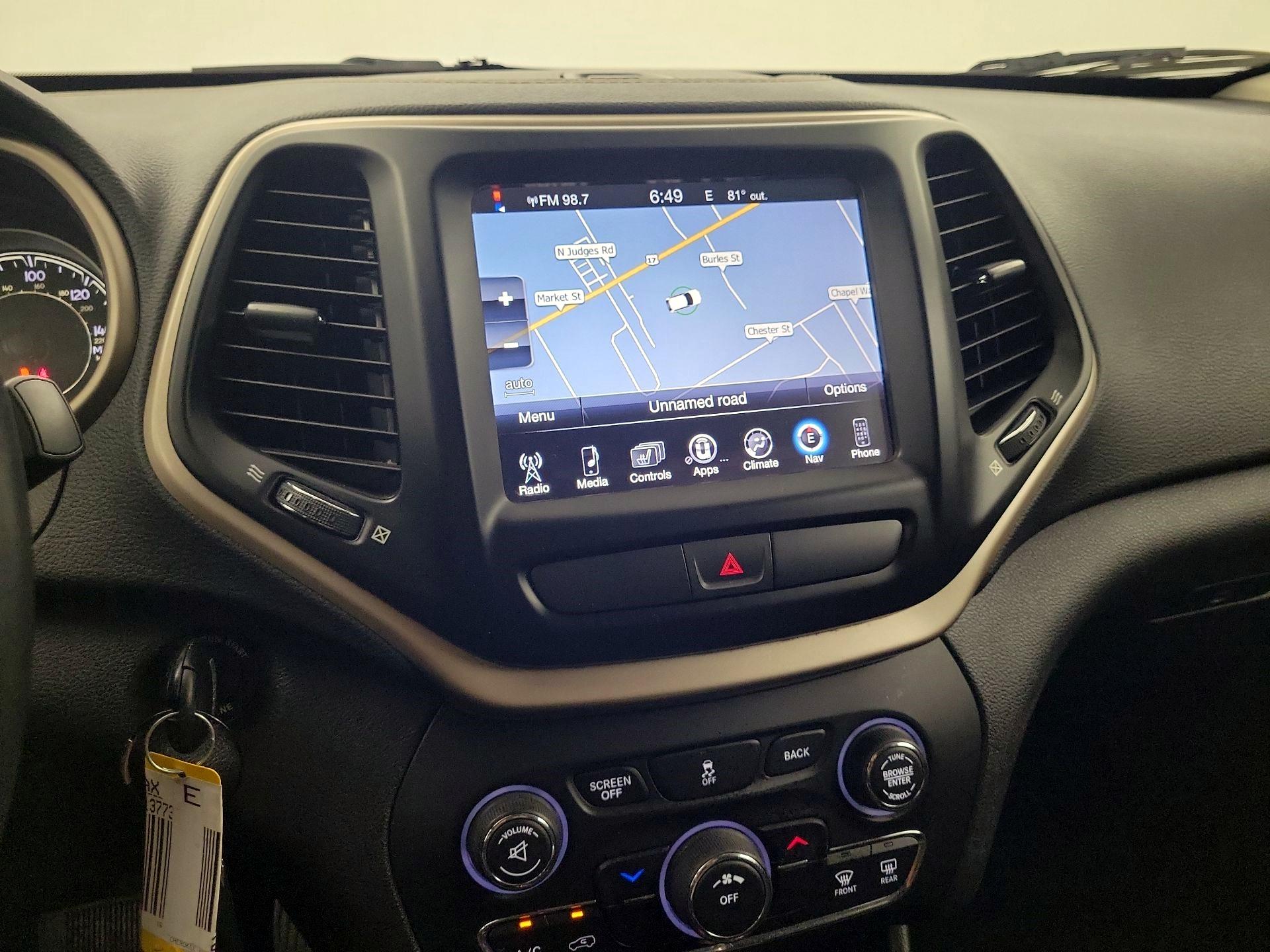 Thumbnail: 2016 Jeep Cherokee - 12