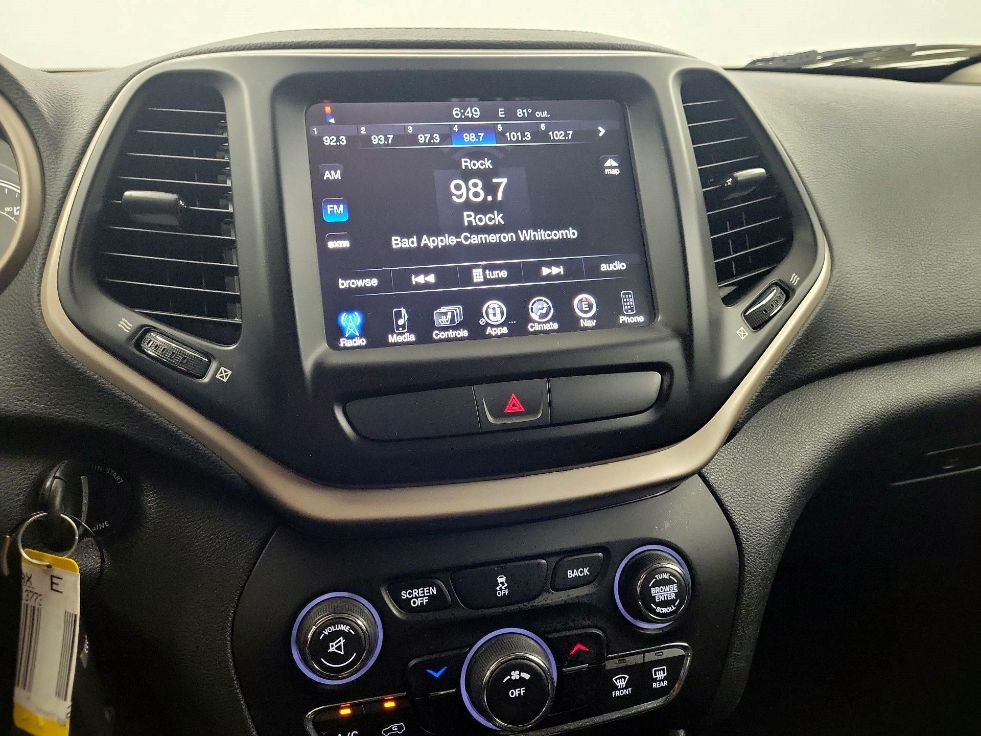 Thumbnail: 2016 Jeep Cherokee - 14