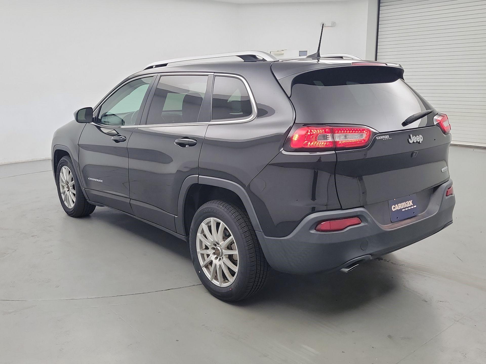 Thumbnail: 2016 Jeep Cherokee - 7