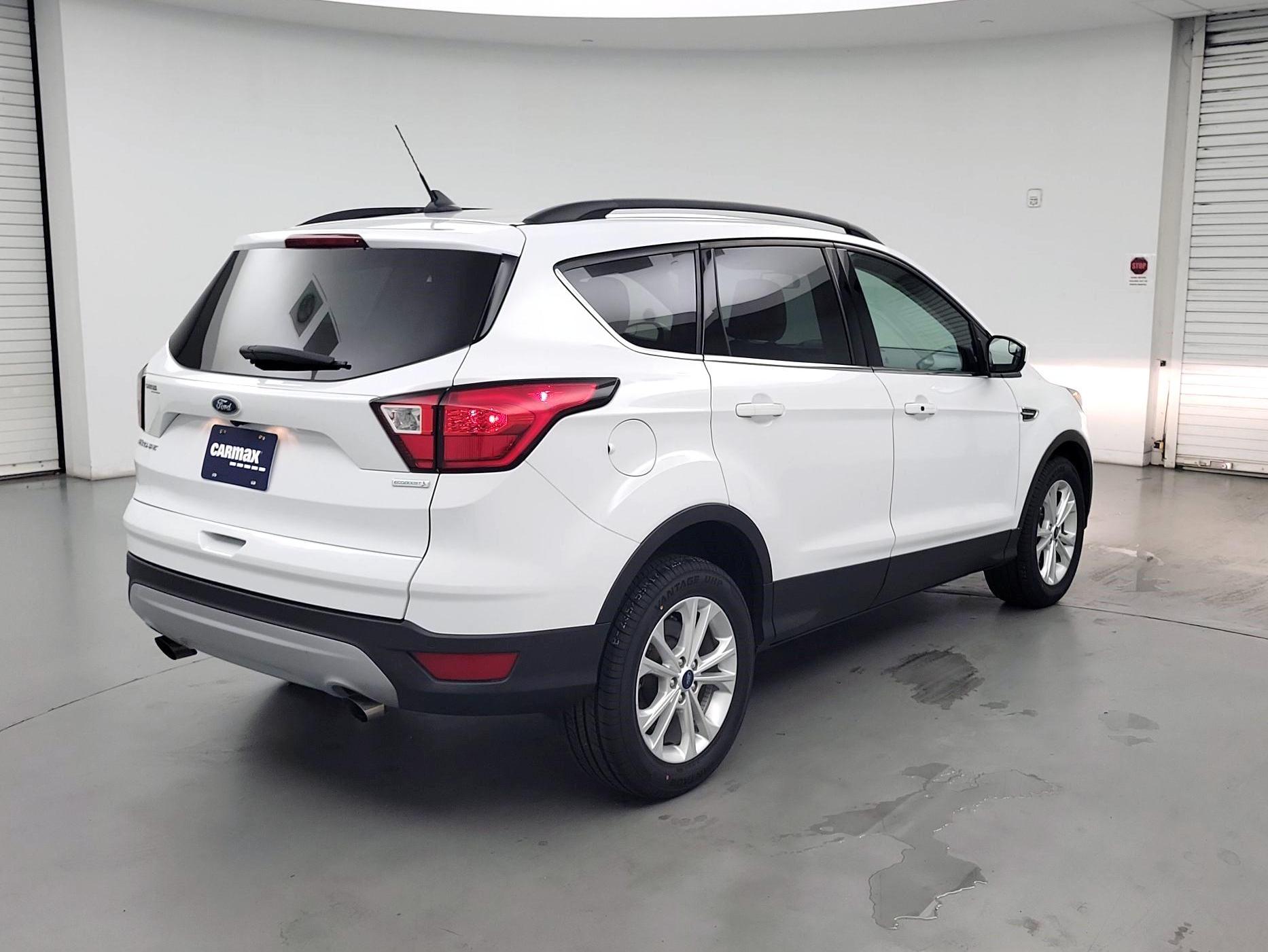 Thumbnail: 2019 Ford Escape - 5
