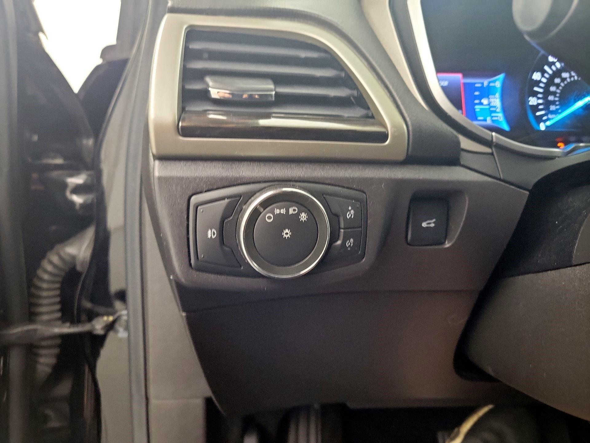 Thumbnail: 2016 Ford Fusion - 11