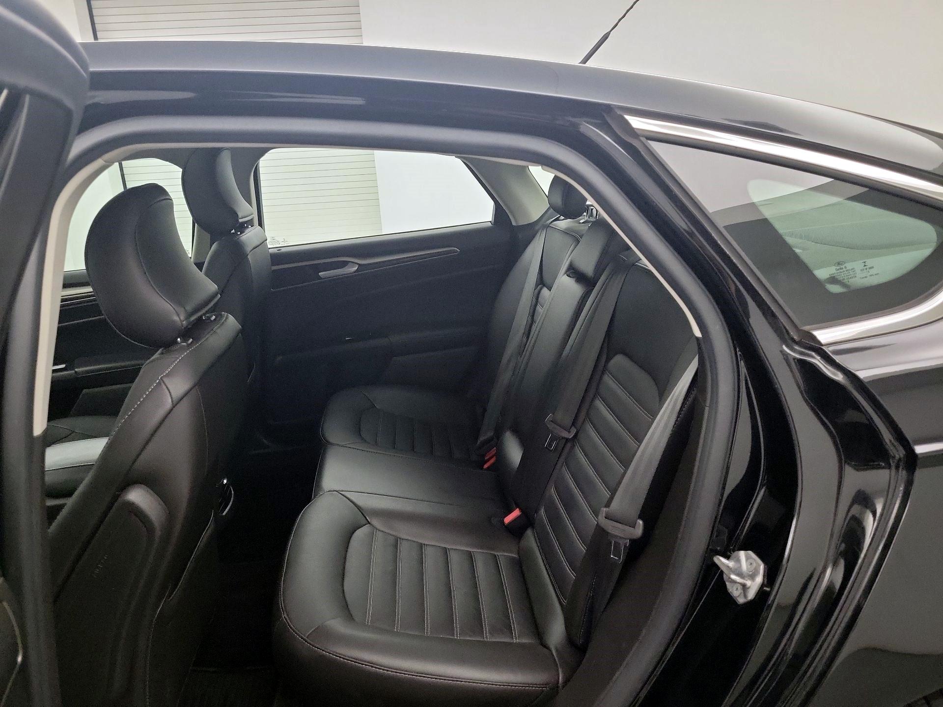 Thumbnail: 2016 Ford Fusion - 19
