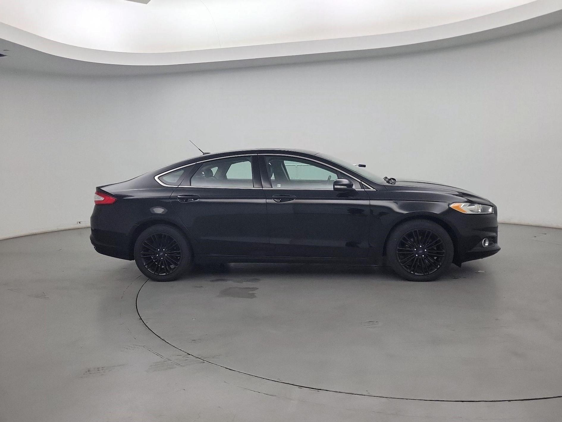 Thumbnail: 2016 Ford Fusion - 4