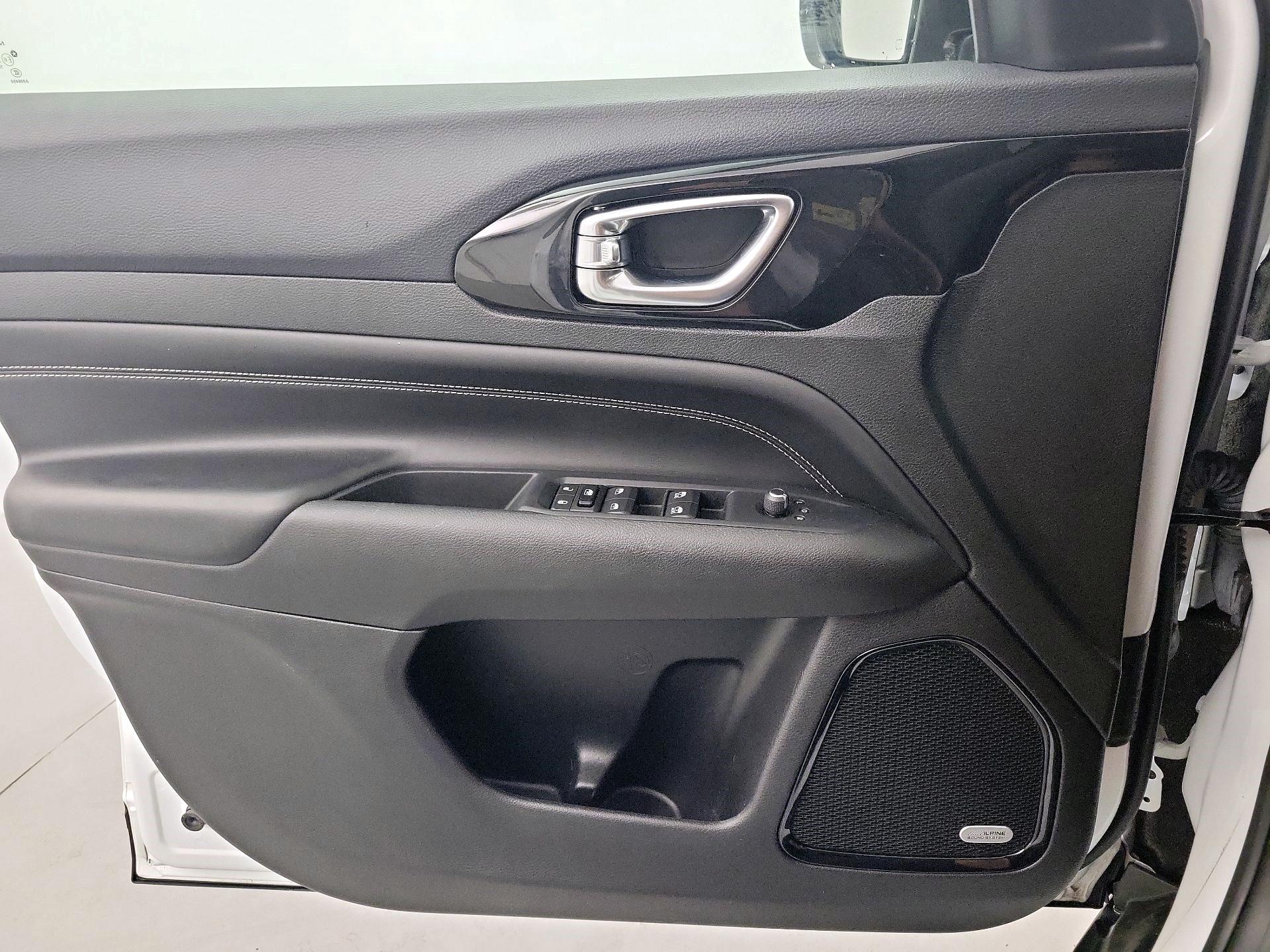 Thumbnail: 2022 Jeep Compass - 10