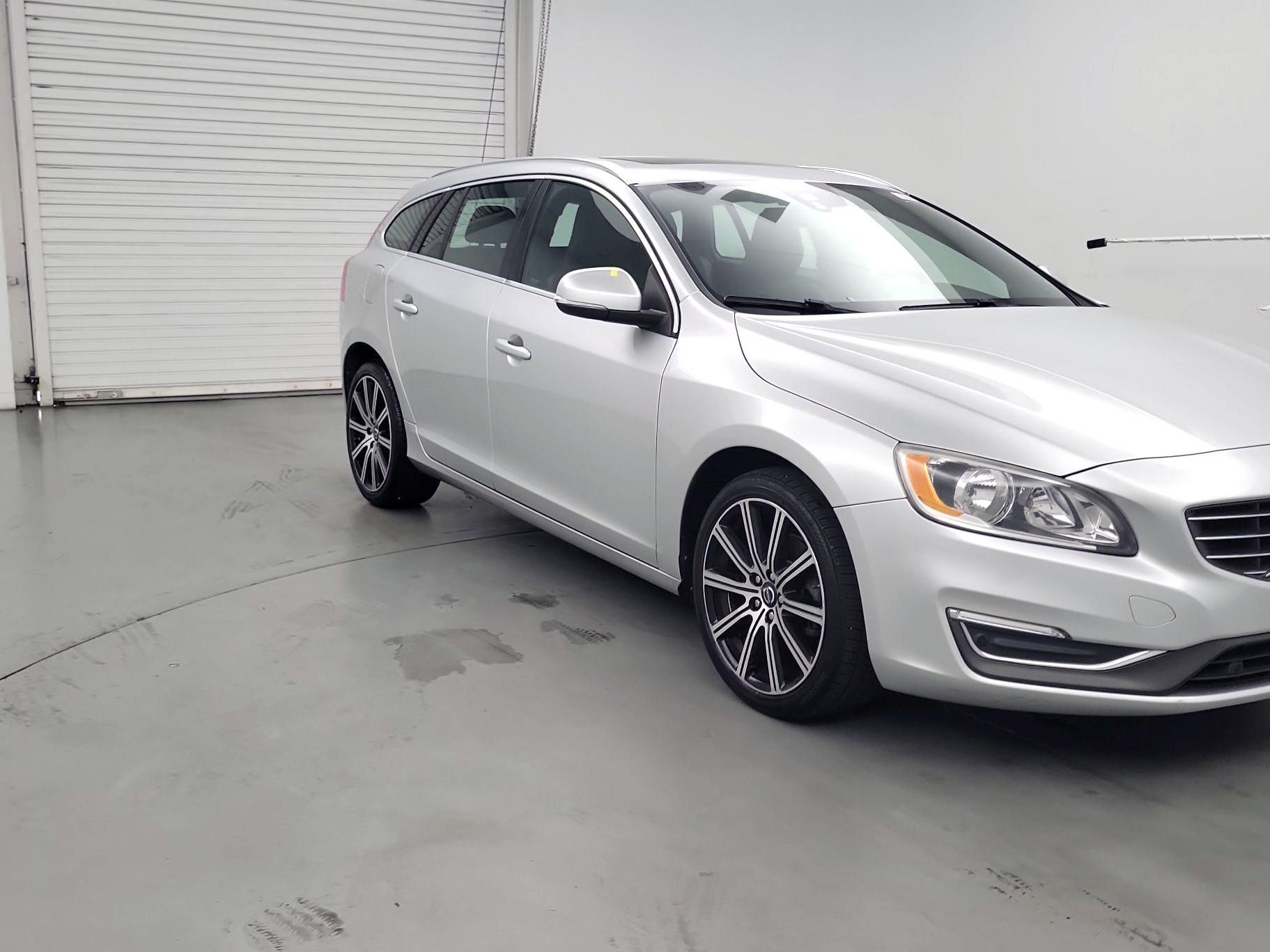 Thumbnail: 2015 Volvo V60 - 1