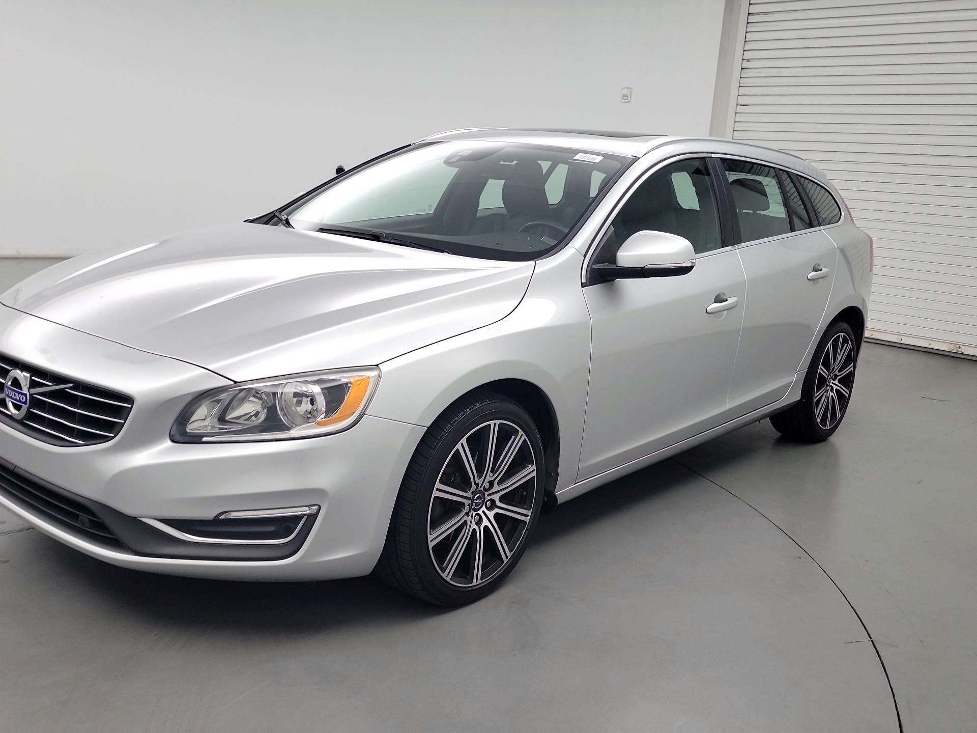 Thumbnail: 2015 Volvo V60 - 3