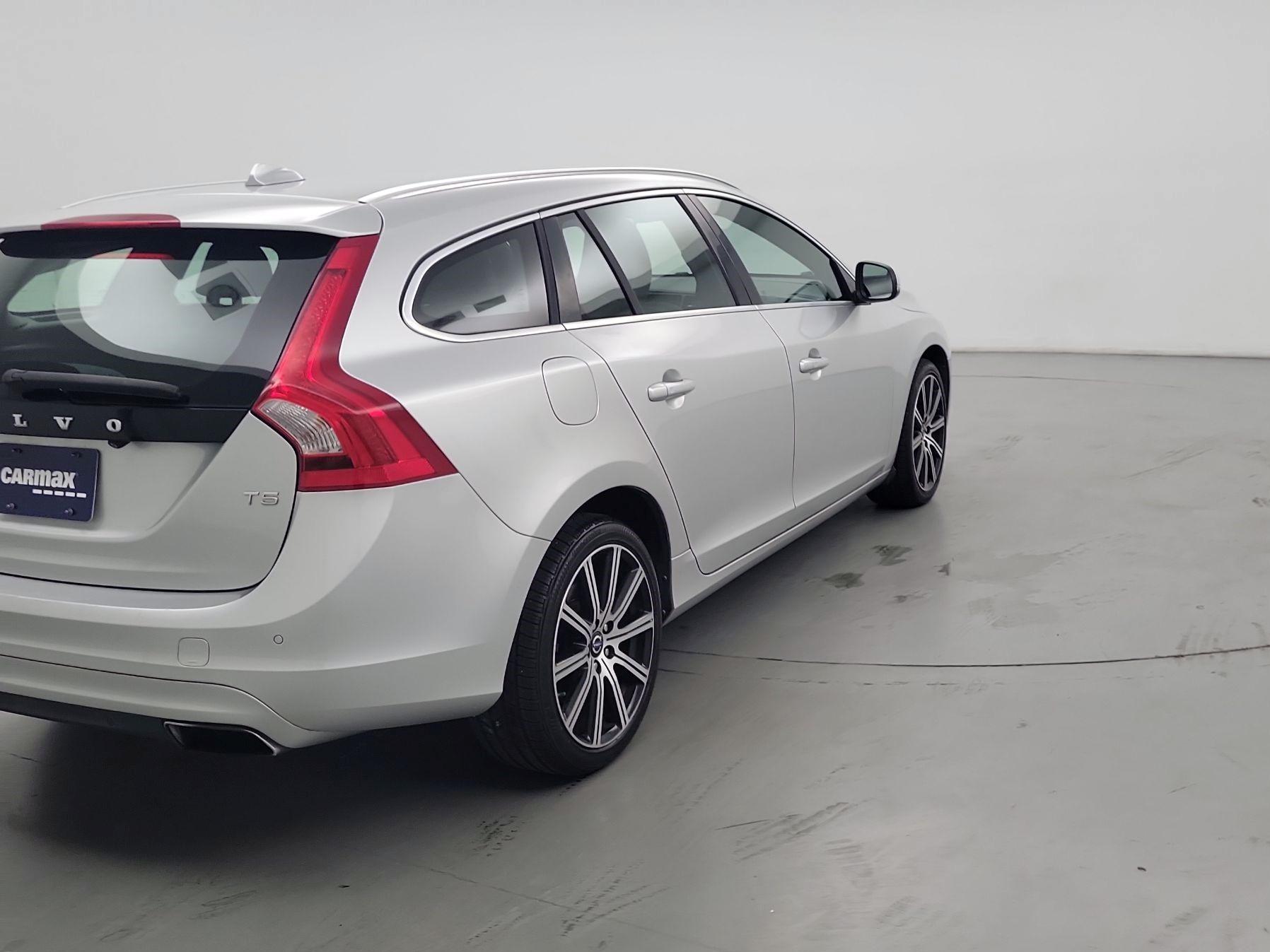 Thumbnail: 2015 Volvo V60 - 5