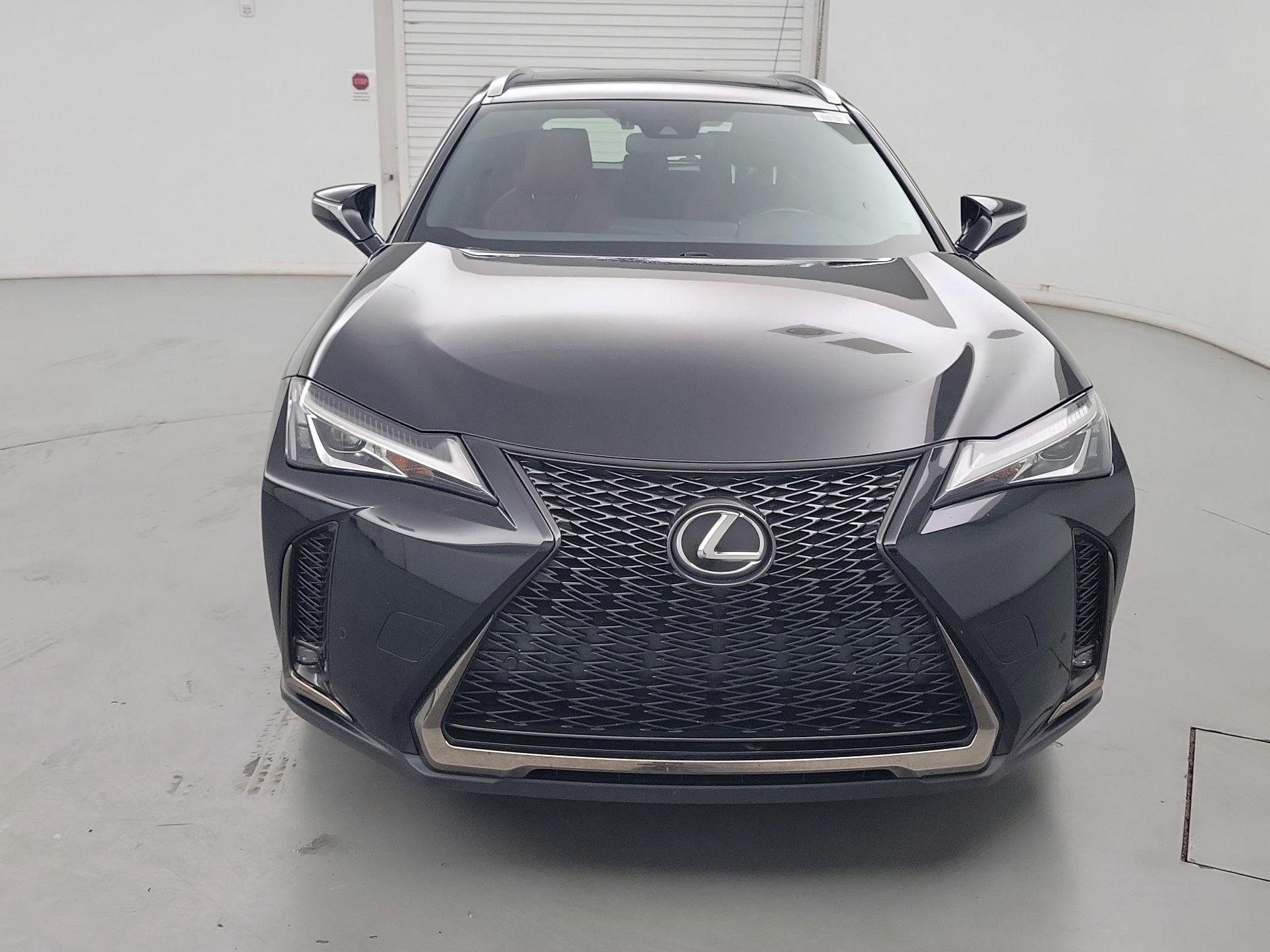 Thumbnail: 2022 Lexus UX - 2