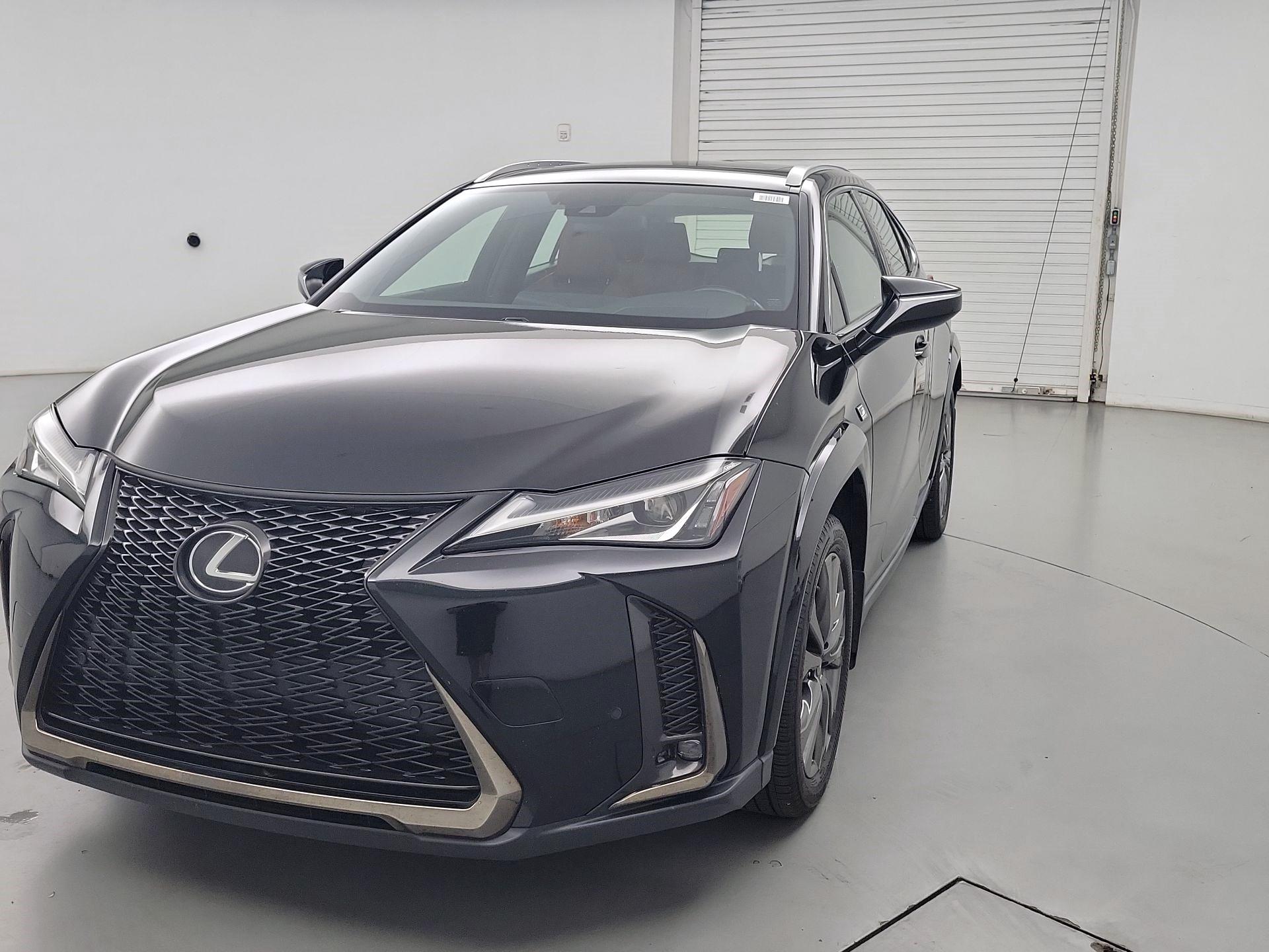 Thumbnail: 2022 Lexus UX - 3