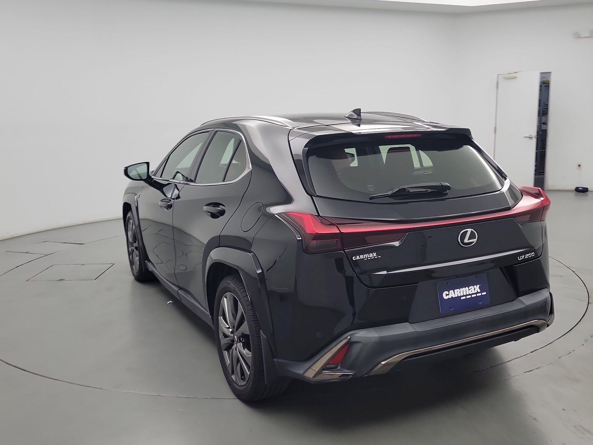 Thumbnail: 2022 Lexus UX - 7