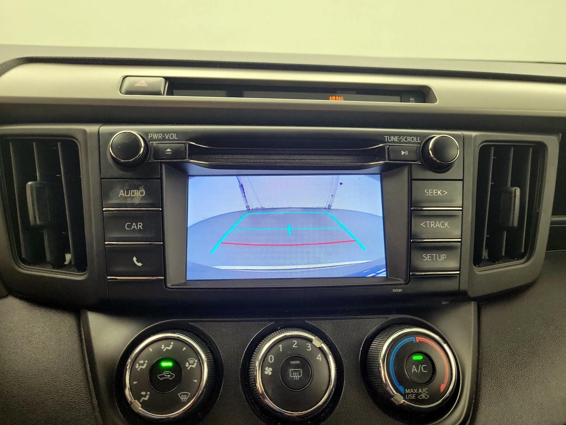 Thumbnail: 2016 Toyota RAV4 - 12