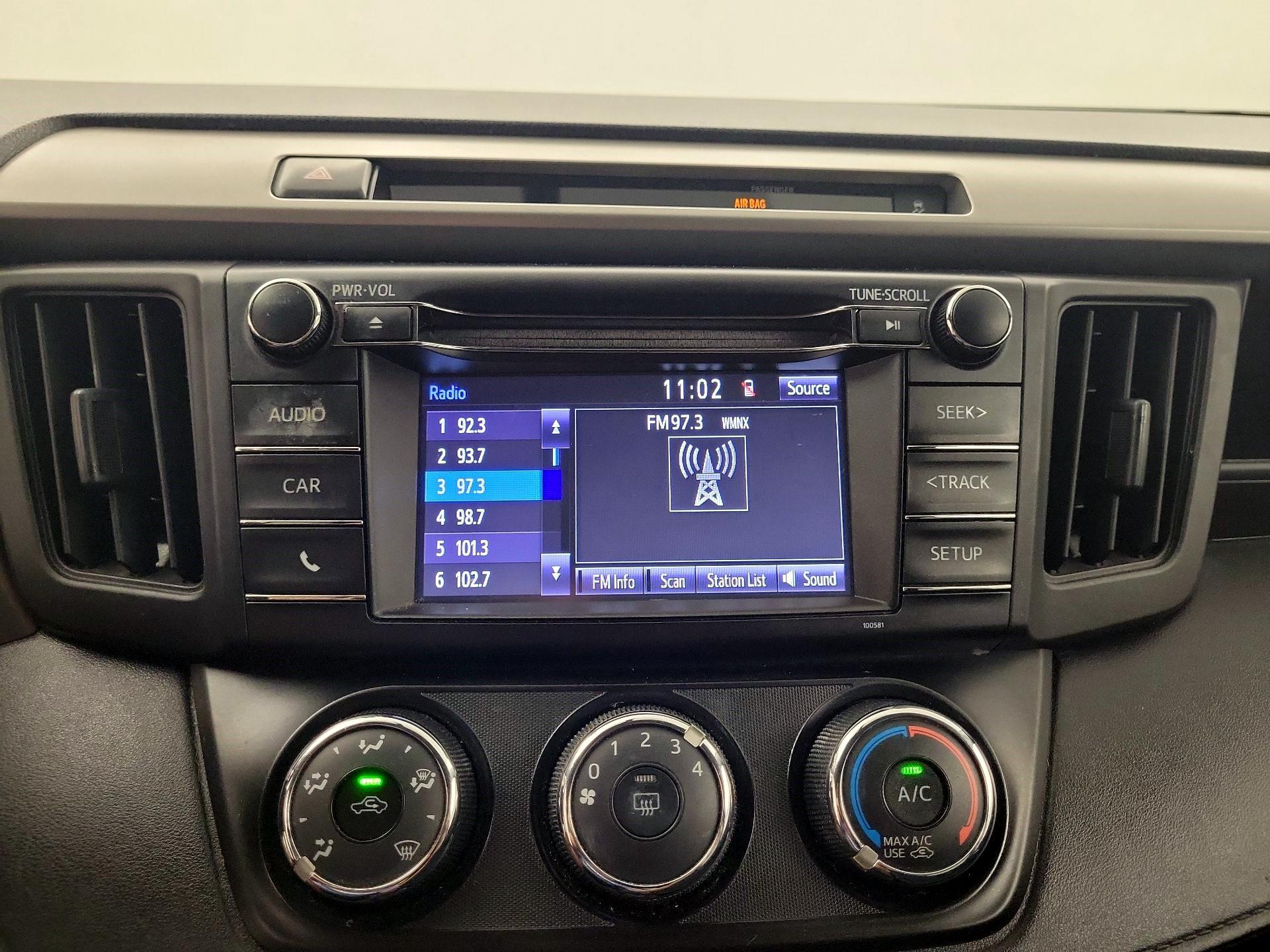 Thumbnail: 2016 Toyota RAV4 - 13