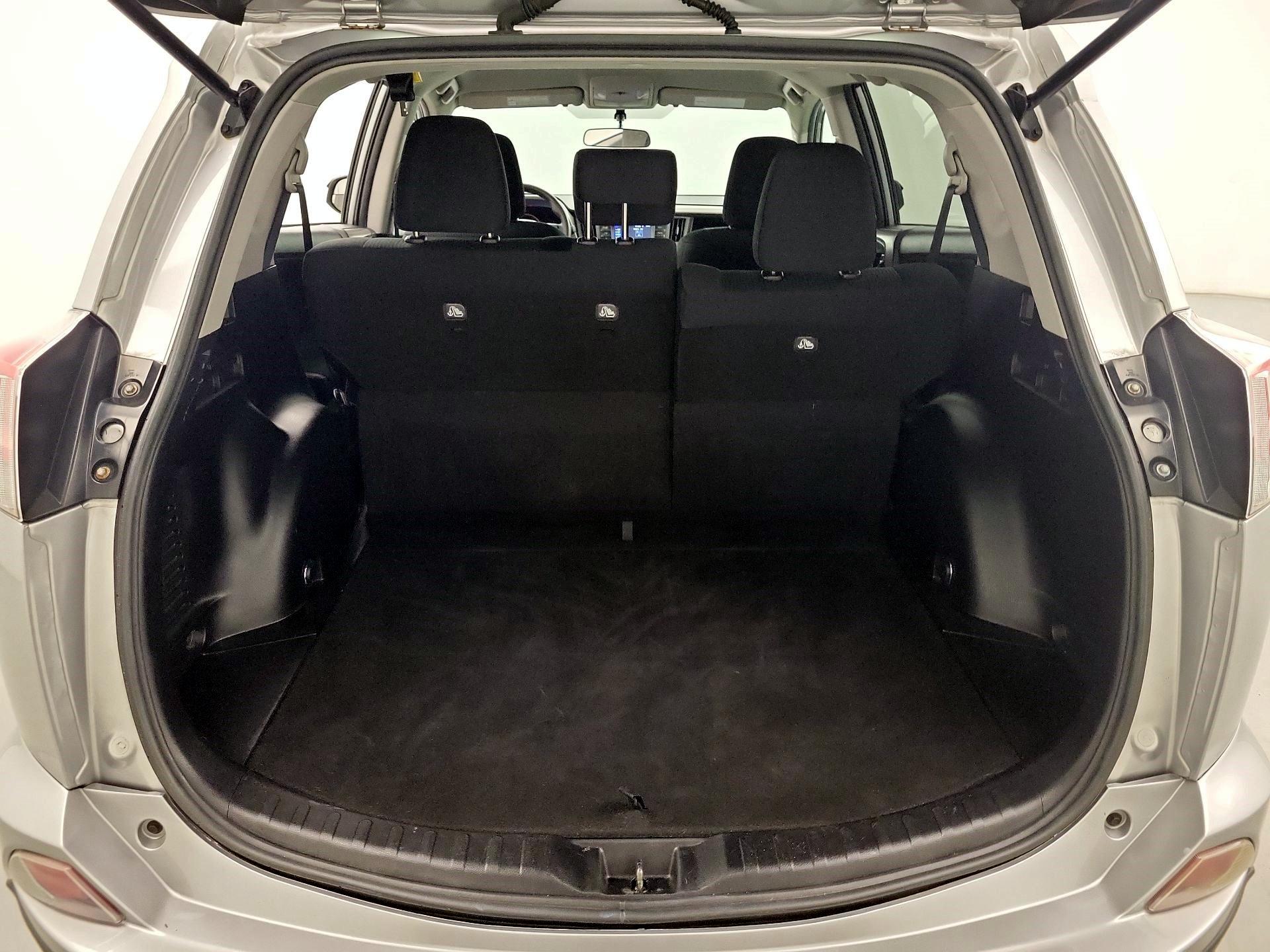 Thumbnail: 2016 Toyota RAV4 - 18