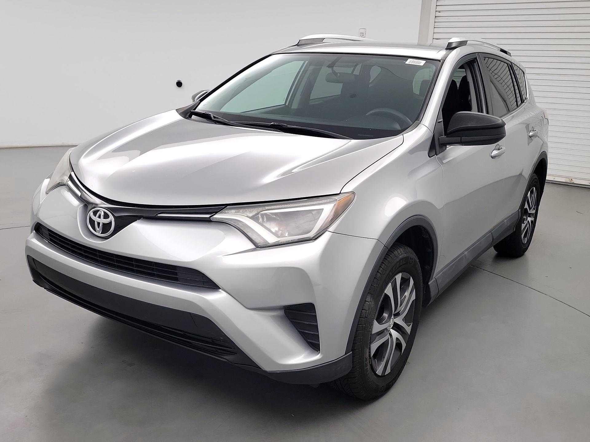 Thumbnail: 2016 Toyota RAV4 - 3
