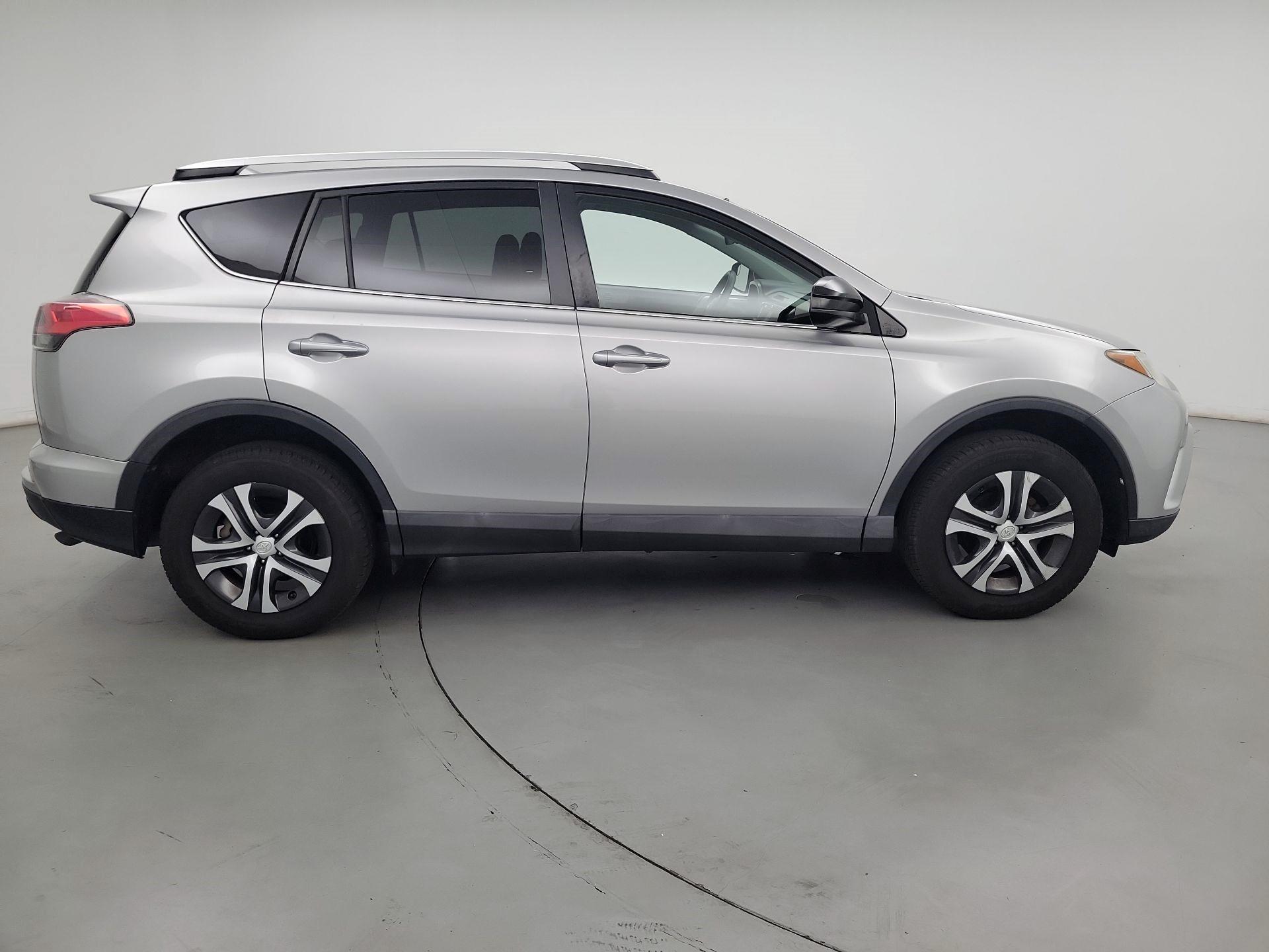 Thumbnail: 2016 Toyota RAV4 - 4