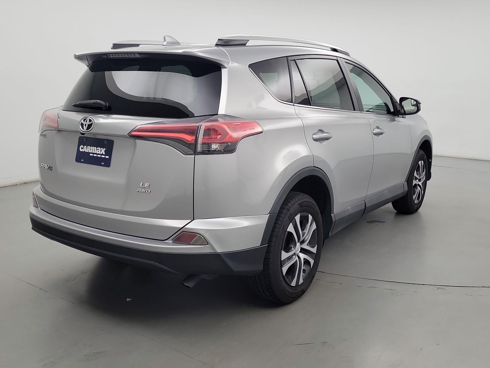 Thumbnail: 2016 Toyota RAV4 - 5