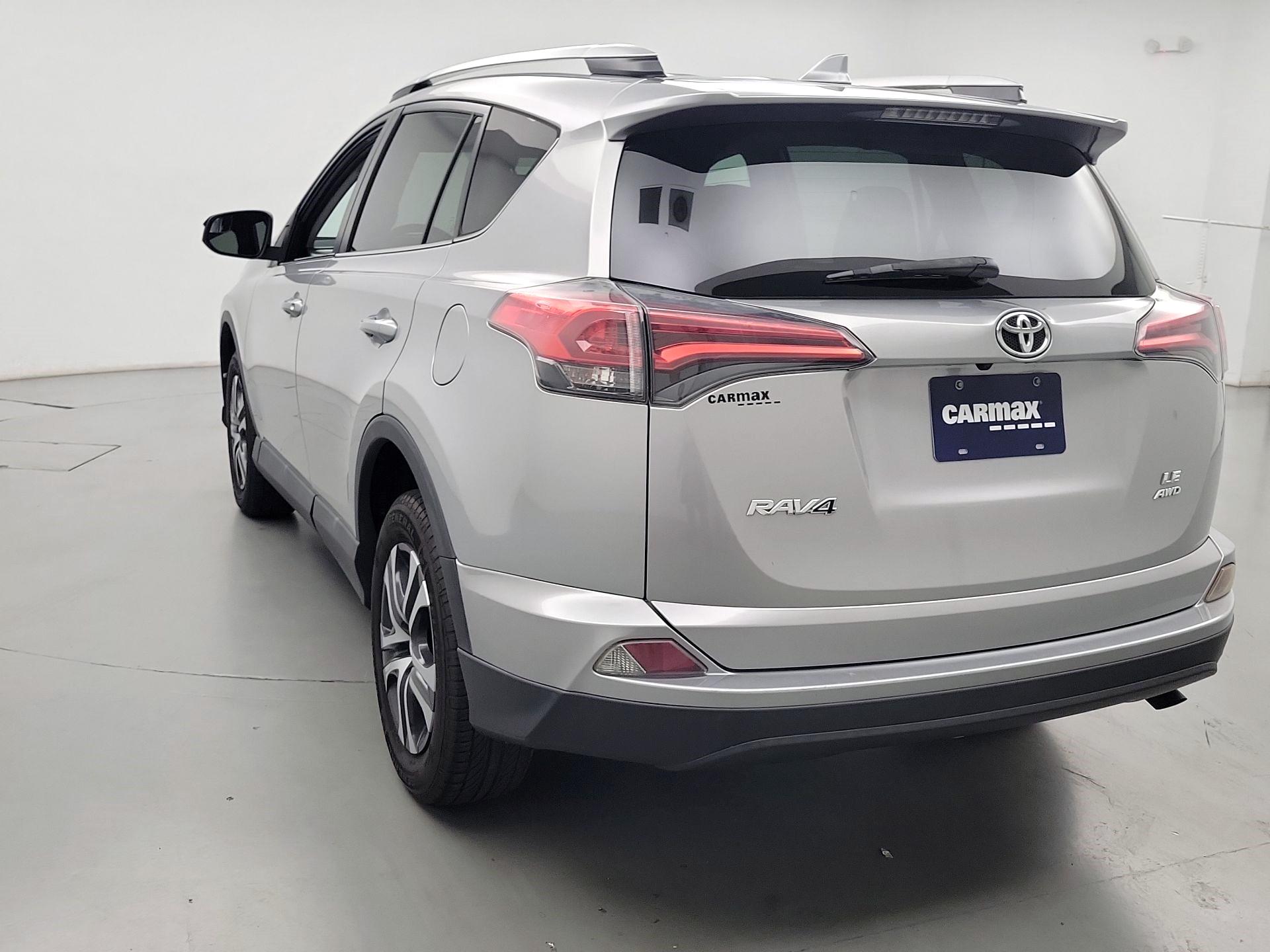 Thumbnail: 2016 Toyota RAV4 - 7