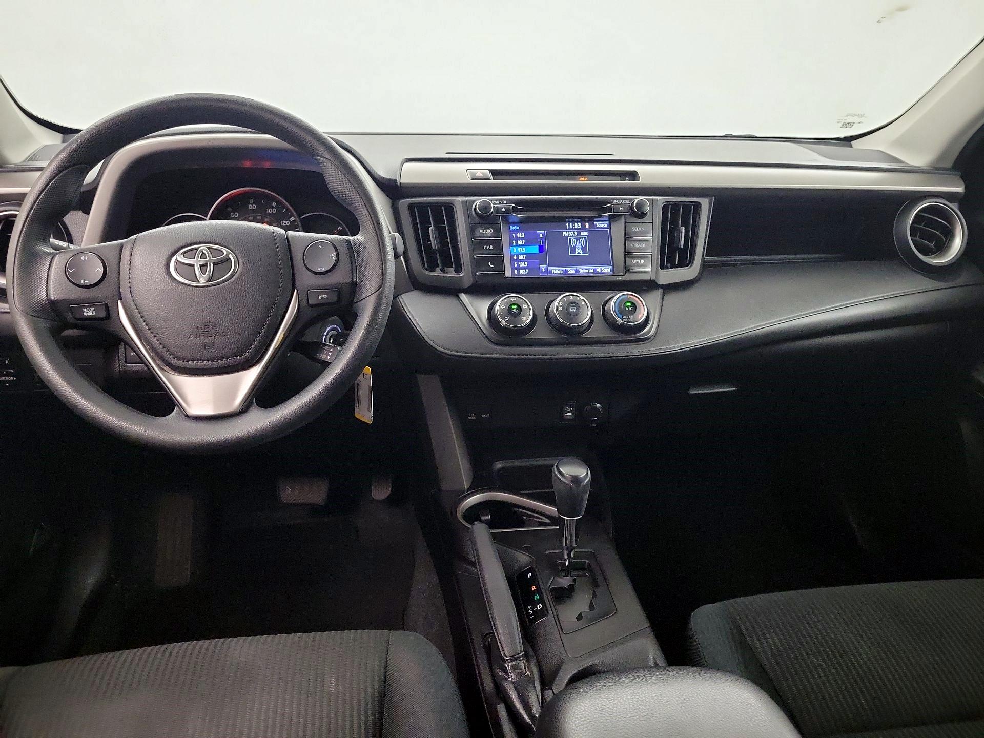 Thumbnail: 2016 Toyota RAV4 - 8