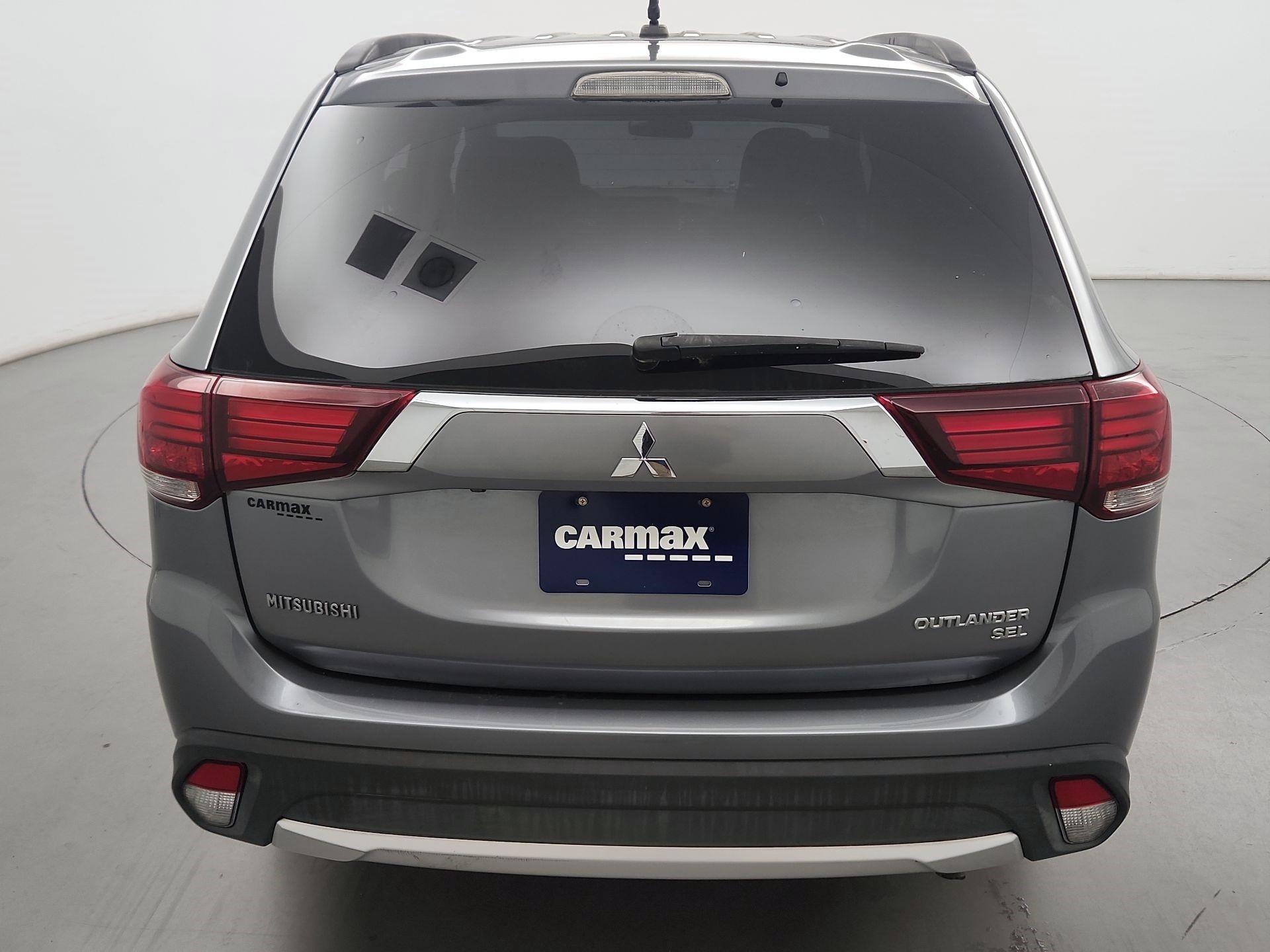 Thumbnail: 2016 Mitsubishi Outlander - 6