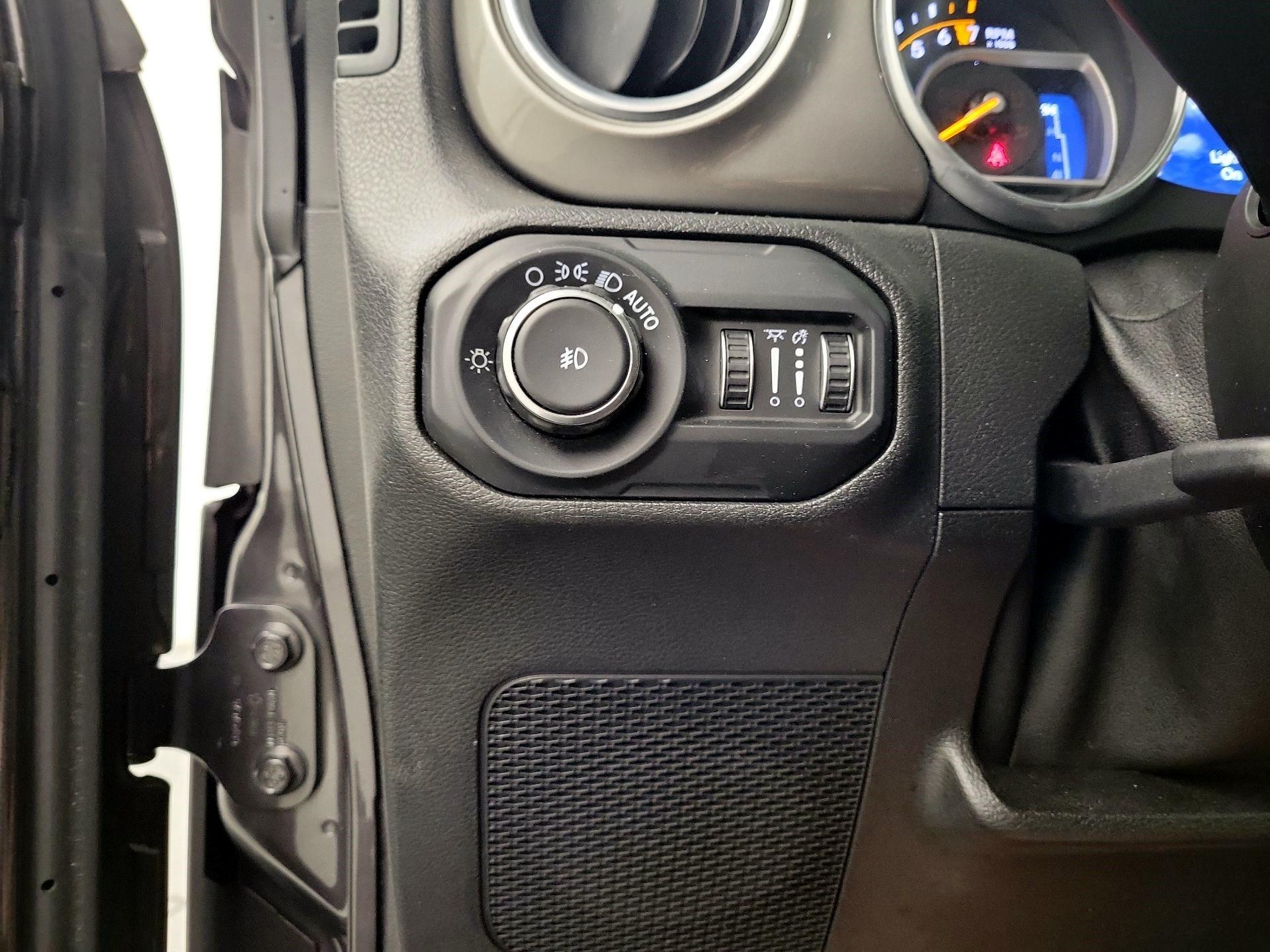 Thumbnail: 2018 Jeep Wrangler - 11