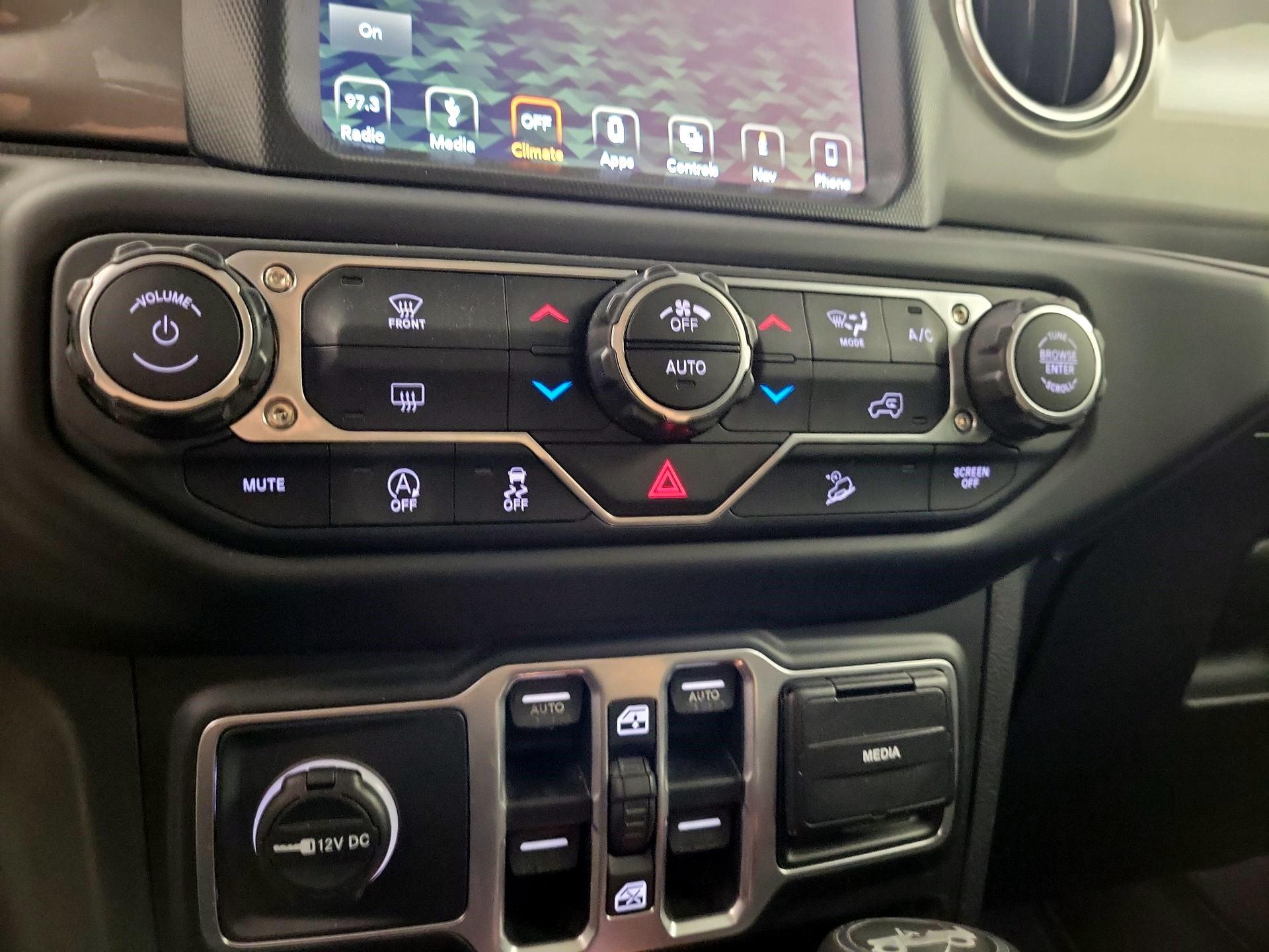 Thumbnail: 2018 Jeep Wrangler - 15