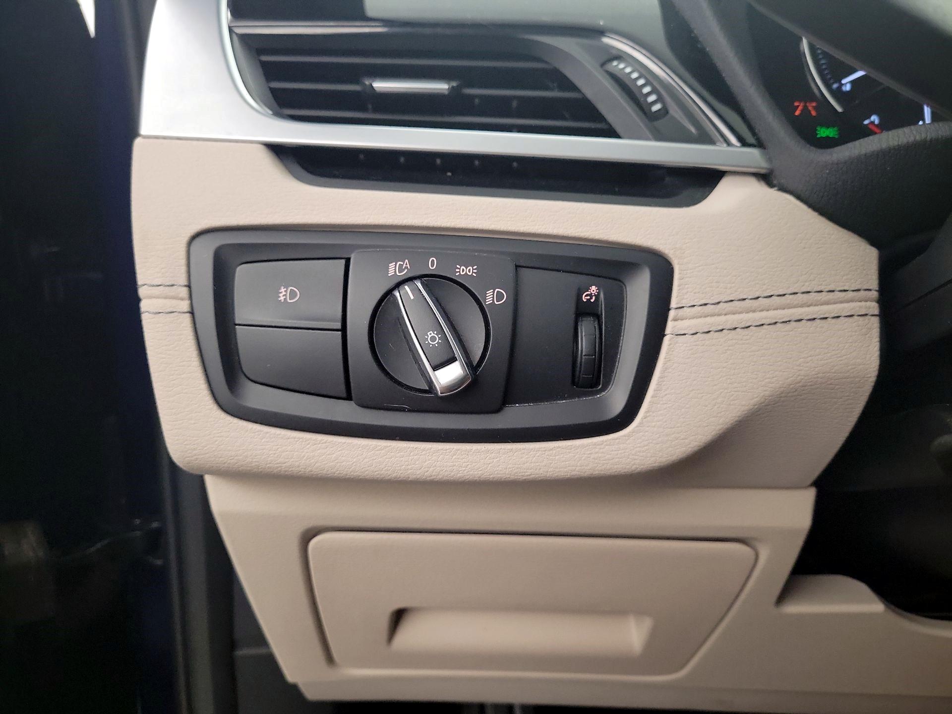 Thumbnail: 2020 BMW X1 - 11