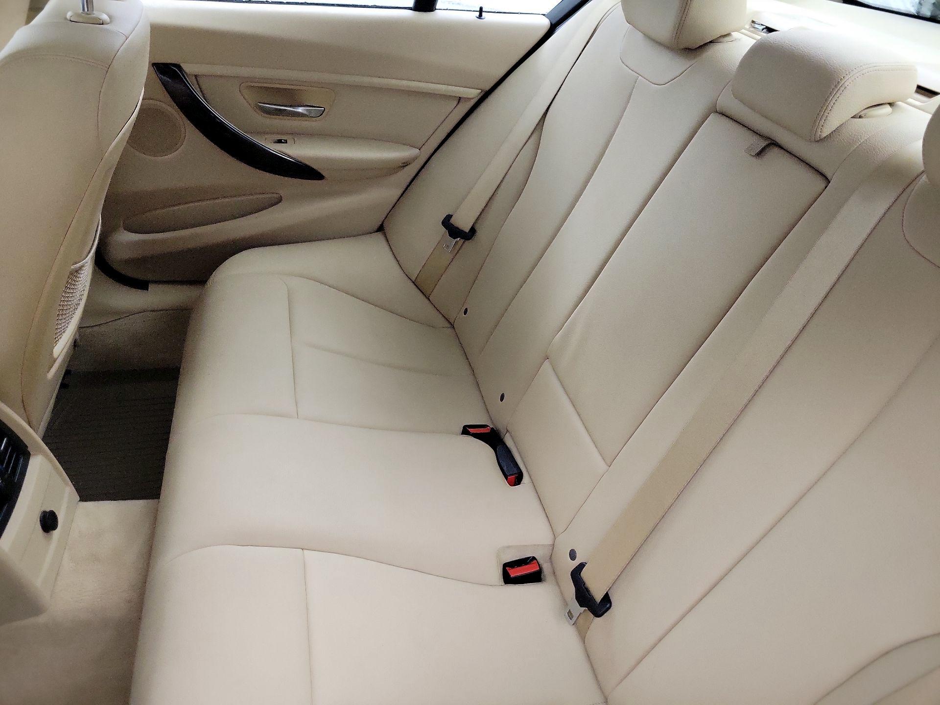 Thumbnail: 2014 BMW 3 Series - 16