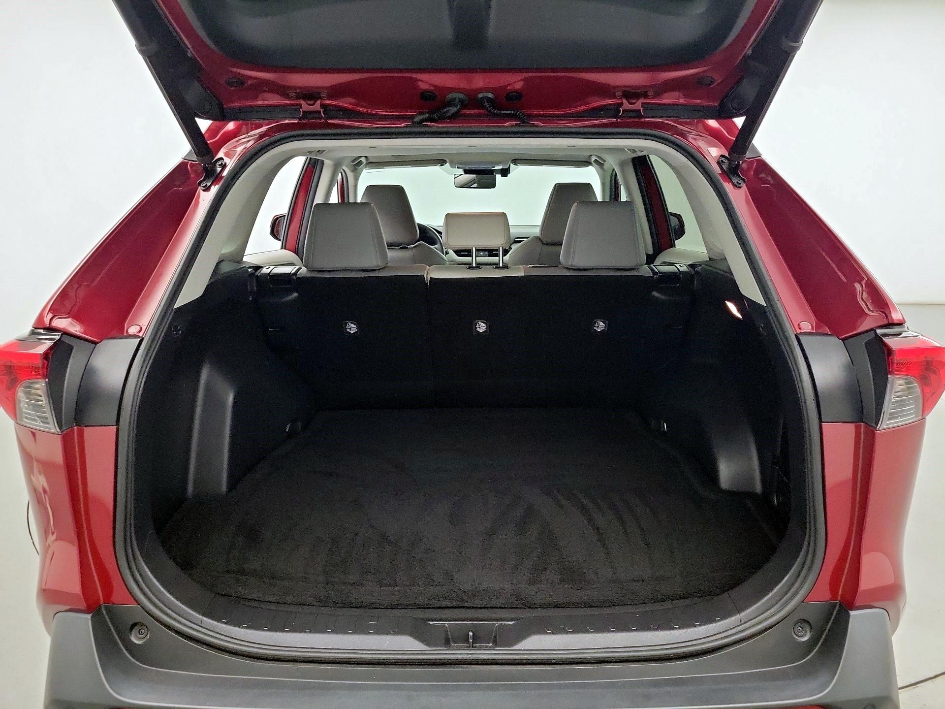 Thumbnail: 2019 Toyota RAV4 - 20