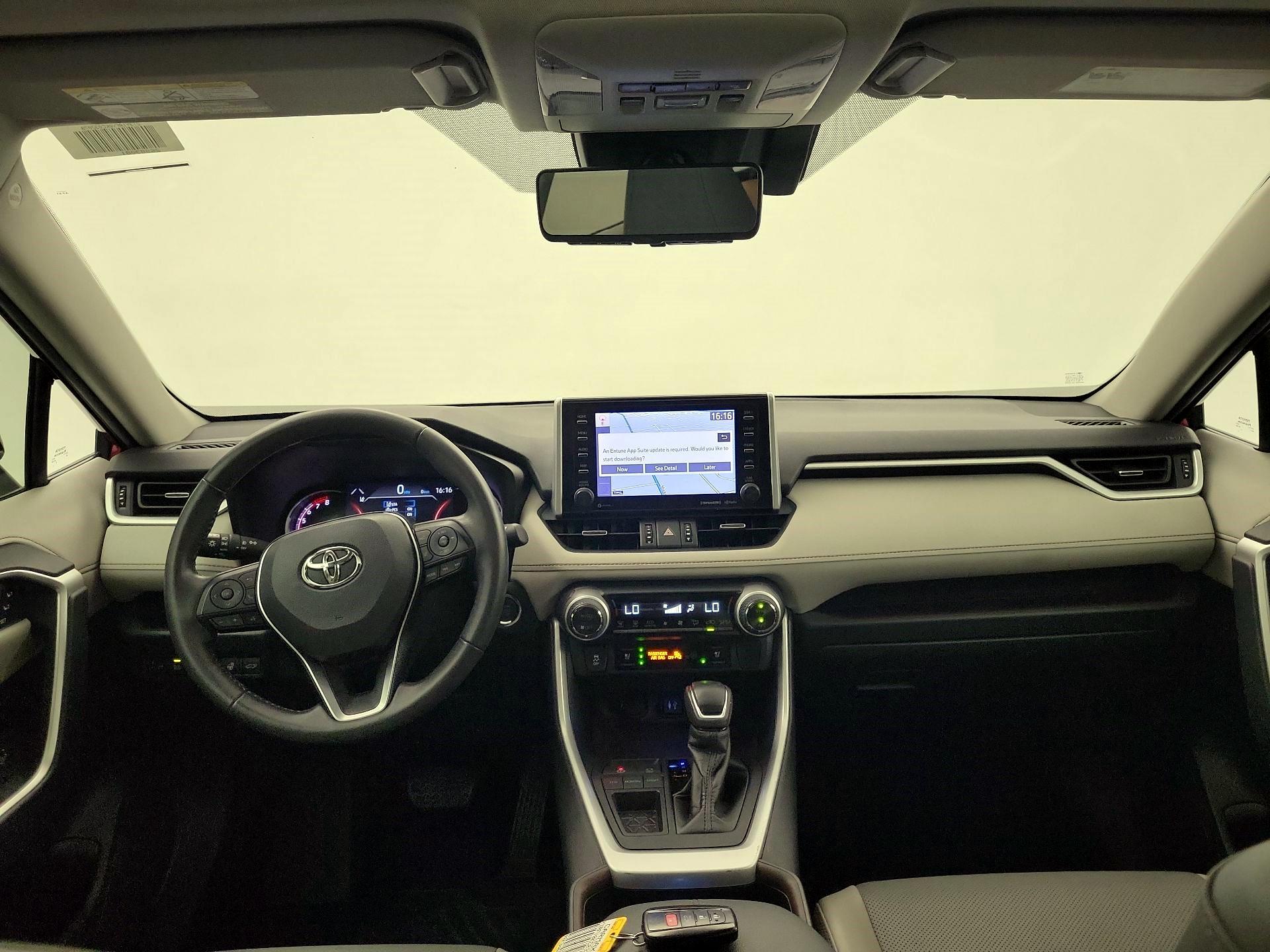 Thumbnail: 2019 Toyota RAV4 - 8