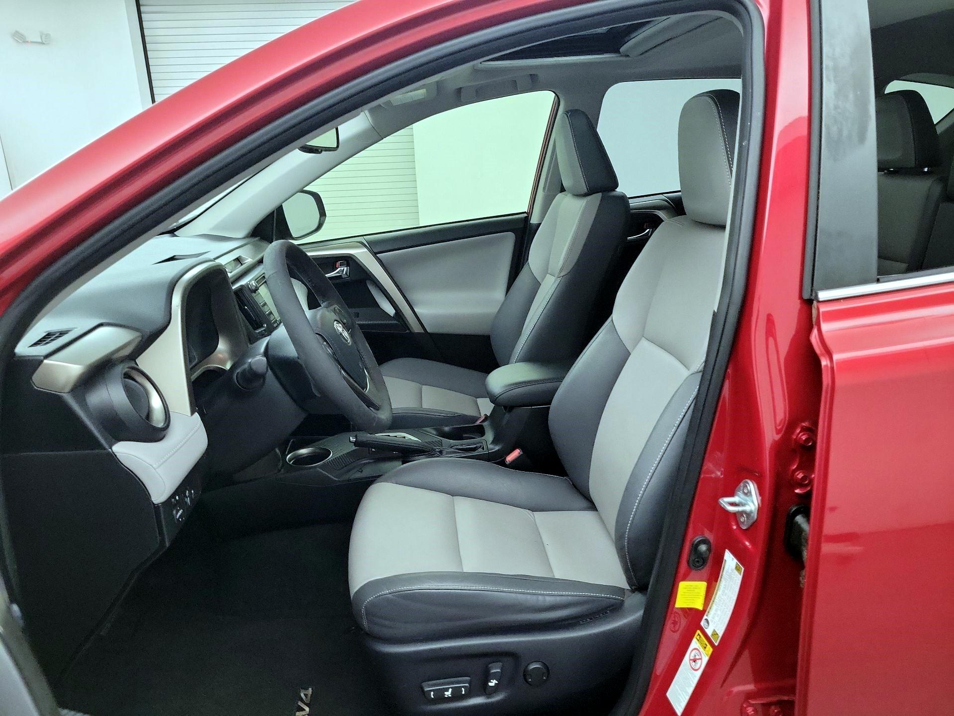Thumbnail: 2015 Toyota RAV4 - 9
