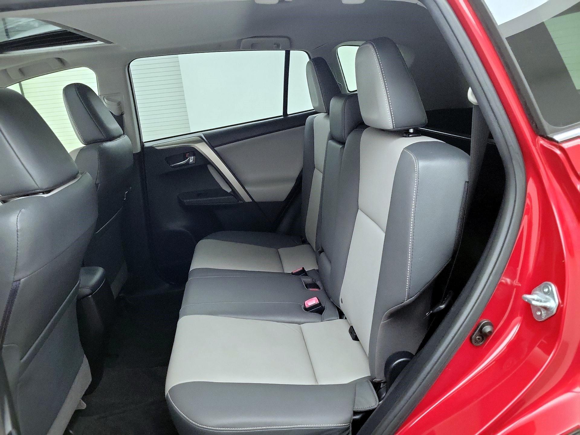Thumbnail: 2015 Toyota RAV4 - 18